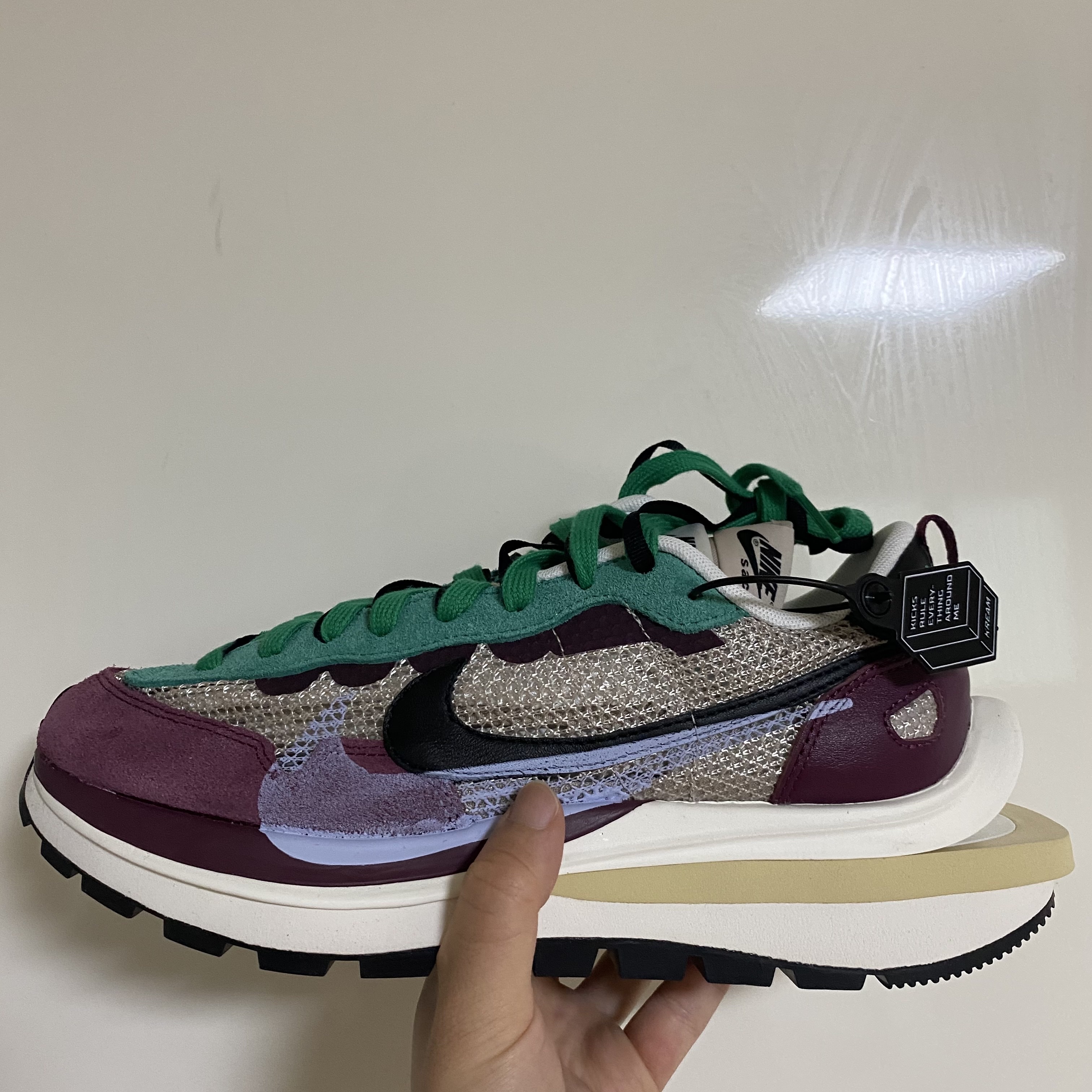 Nike x Sacai VaporWaffle String & Black Villain Red 착용 스타일