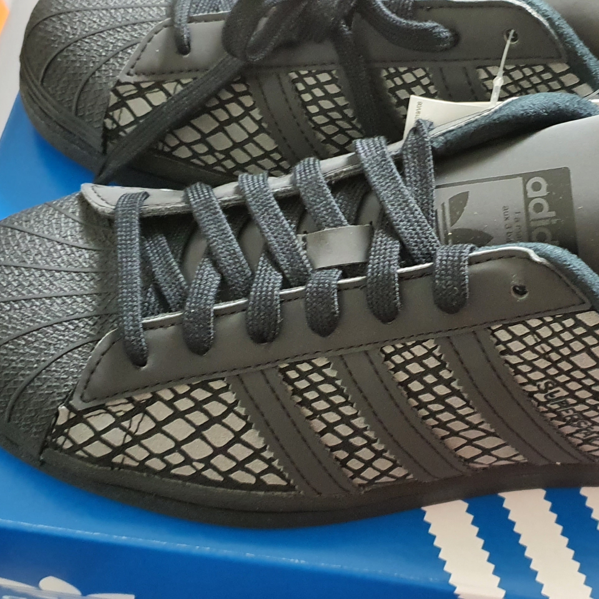 Adidas x Atmos Superstar R-SNK 착용 스타일 - 1