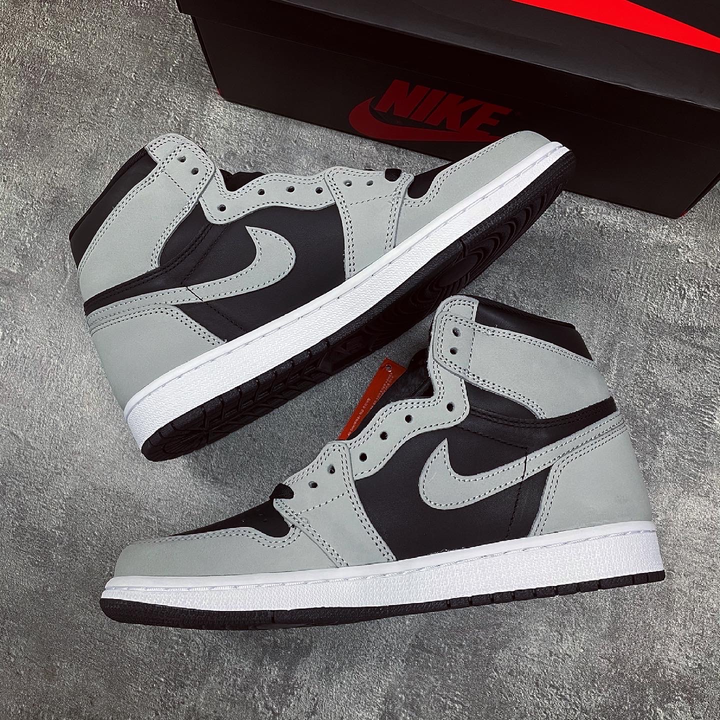 Jordan 1 Retro High OG Shadow 2.0 착용 스타일 - 3