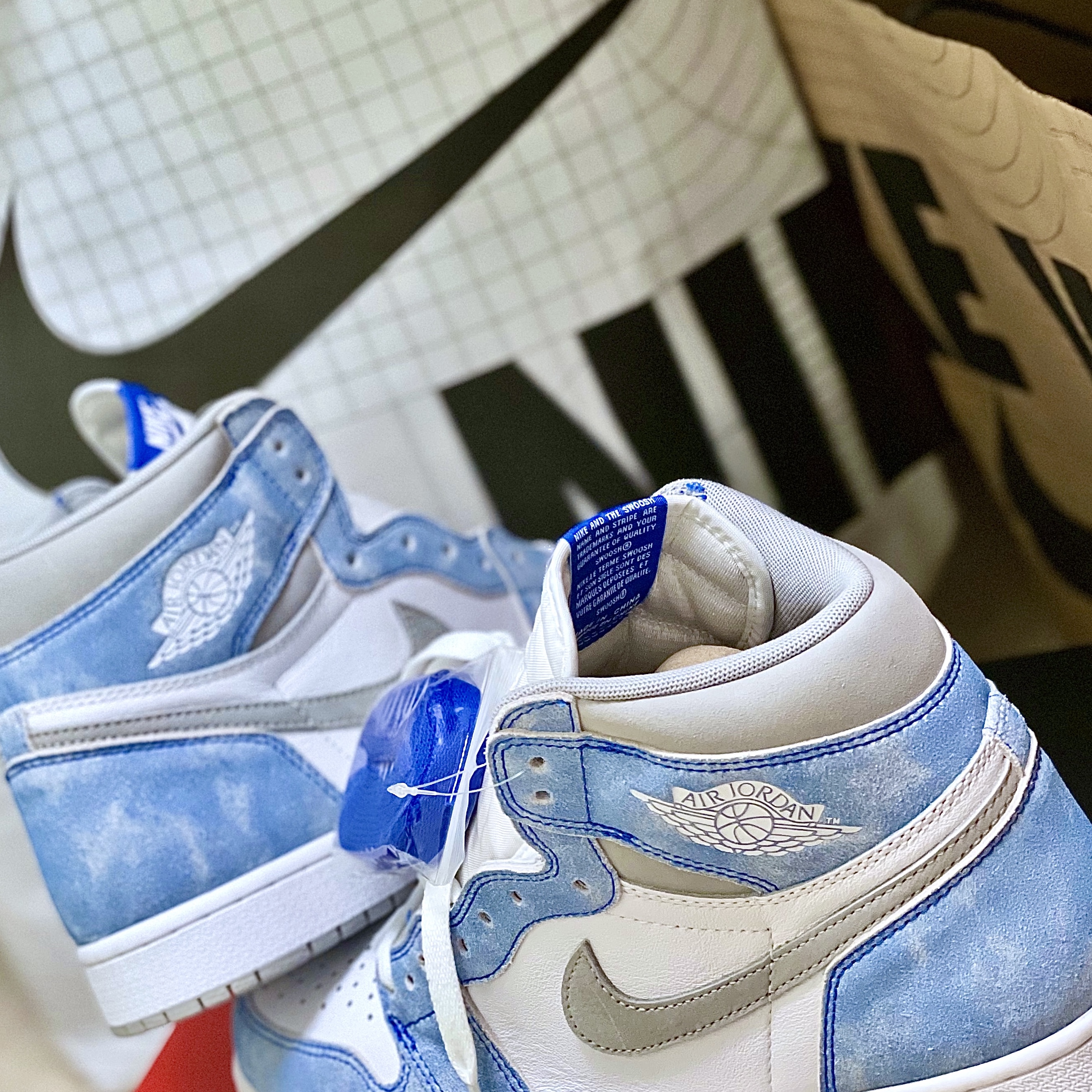 Jordan 1 Retro High OG Hyper Royal 착용 스타일