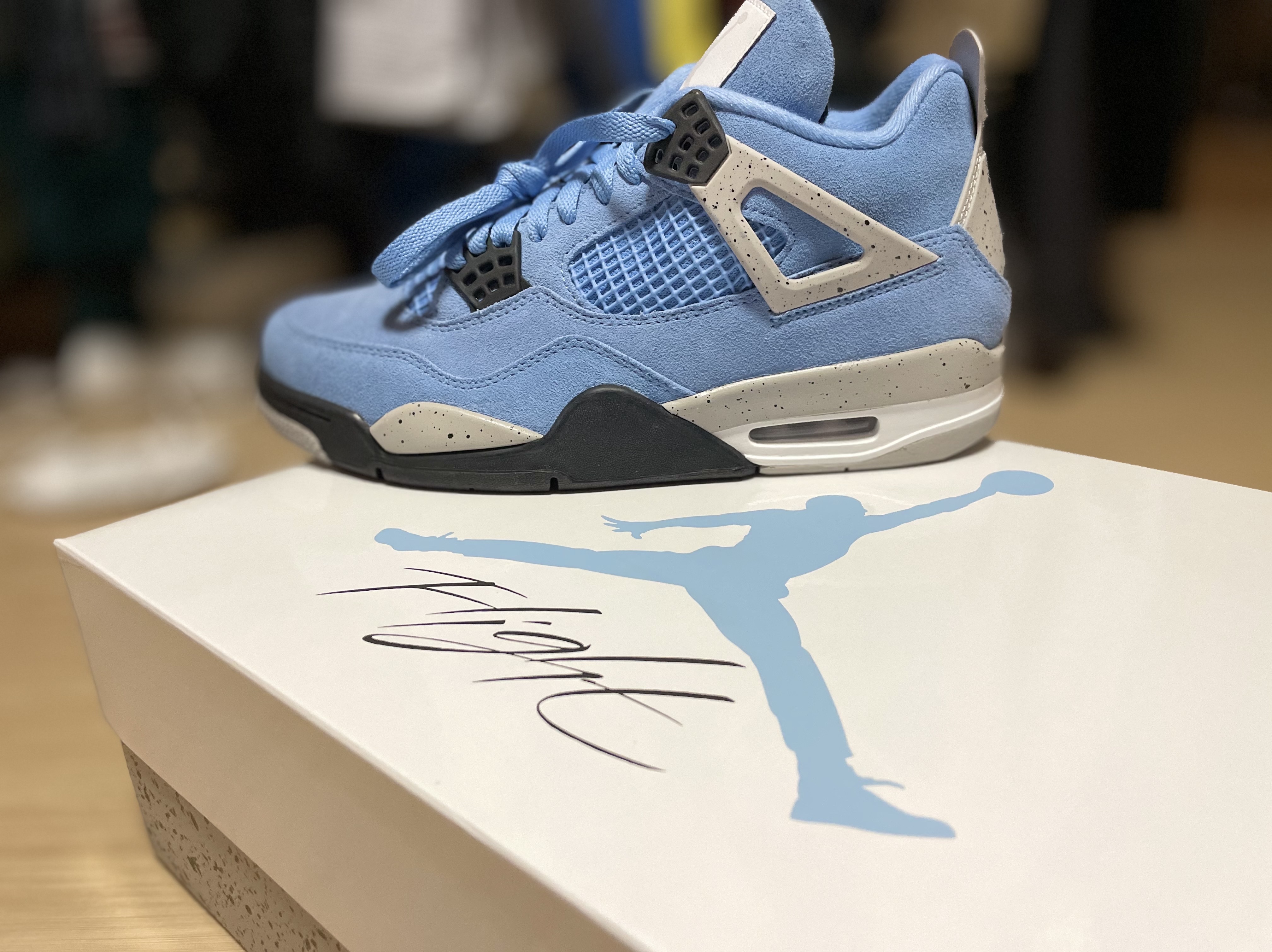 Jordan 4 Retro University Blue 착용 스타일