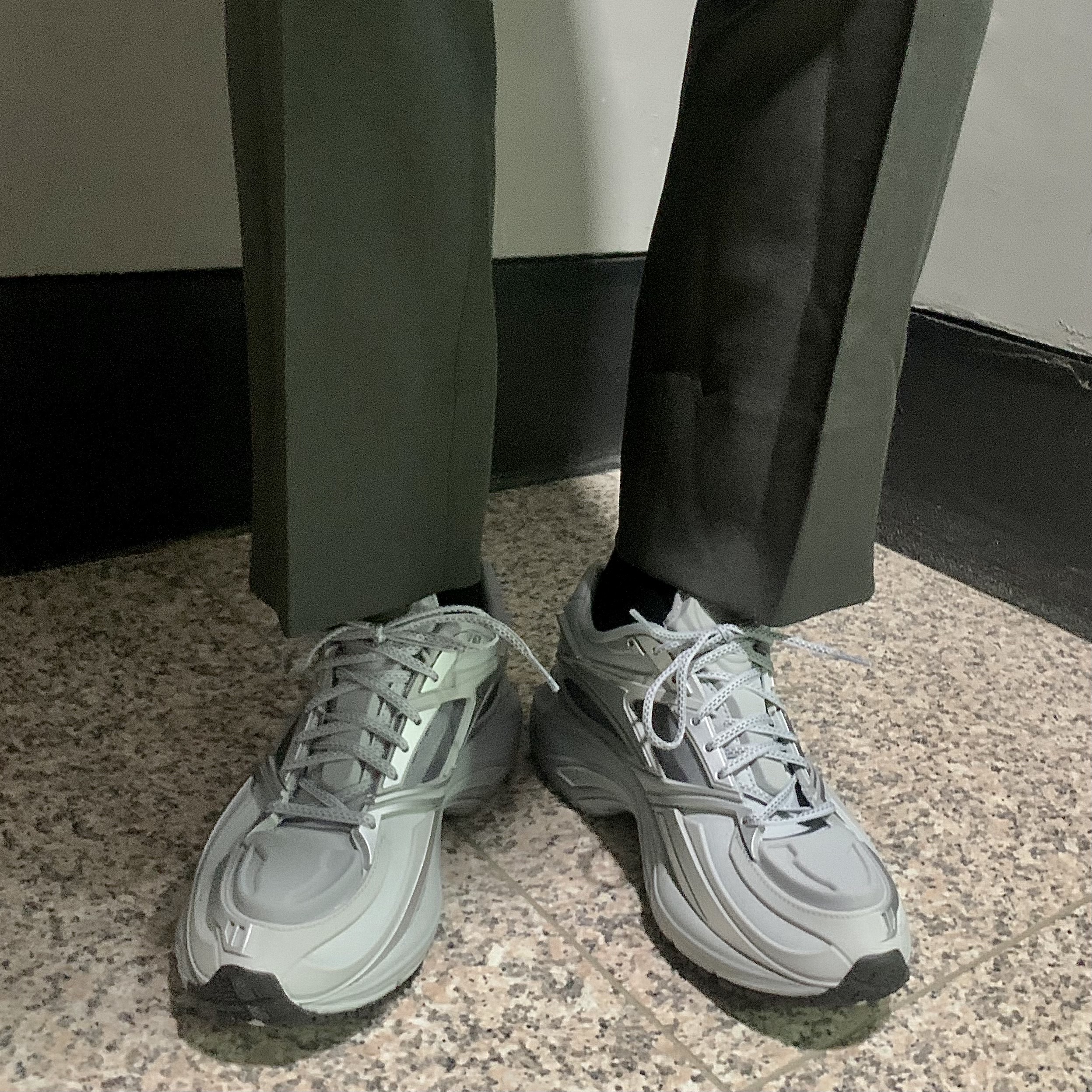 Reebok Premier Road Modern Tonal Silver 착용 스타일