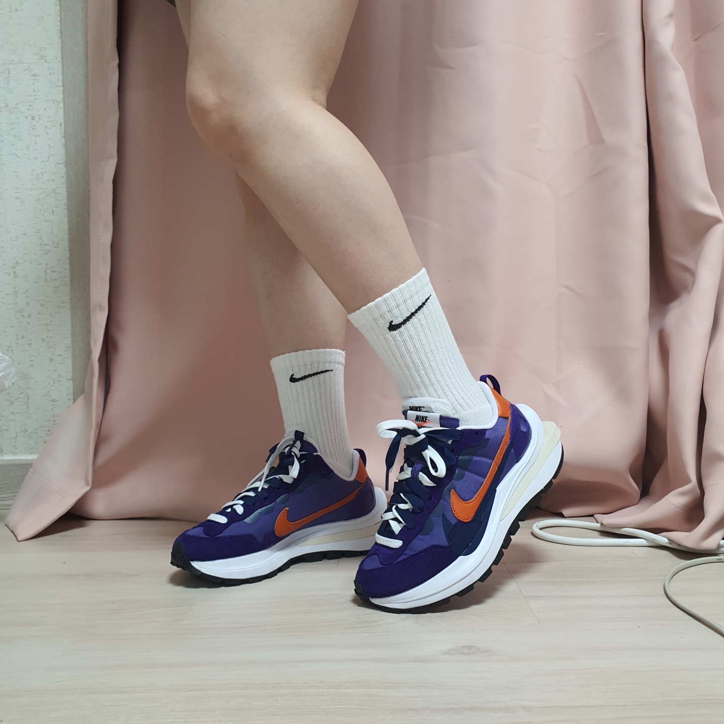 Nike x Sacai VaporWaffle Dark Iris 착용 스타일