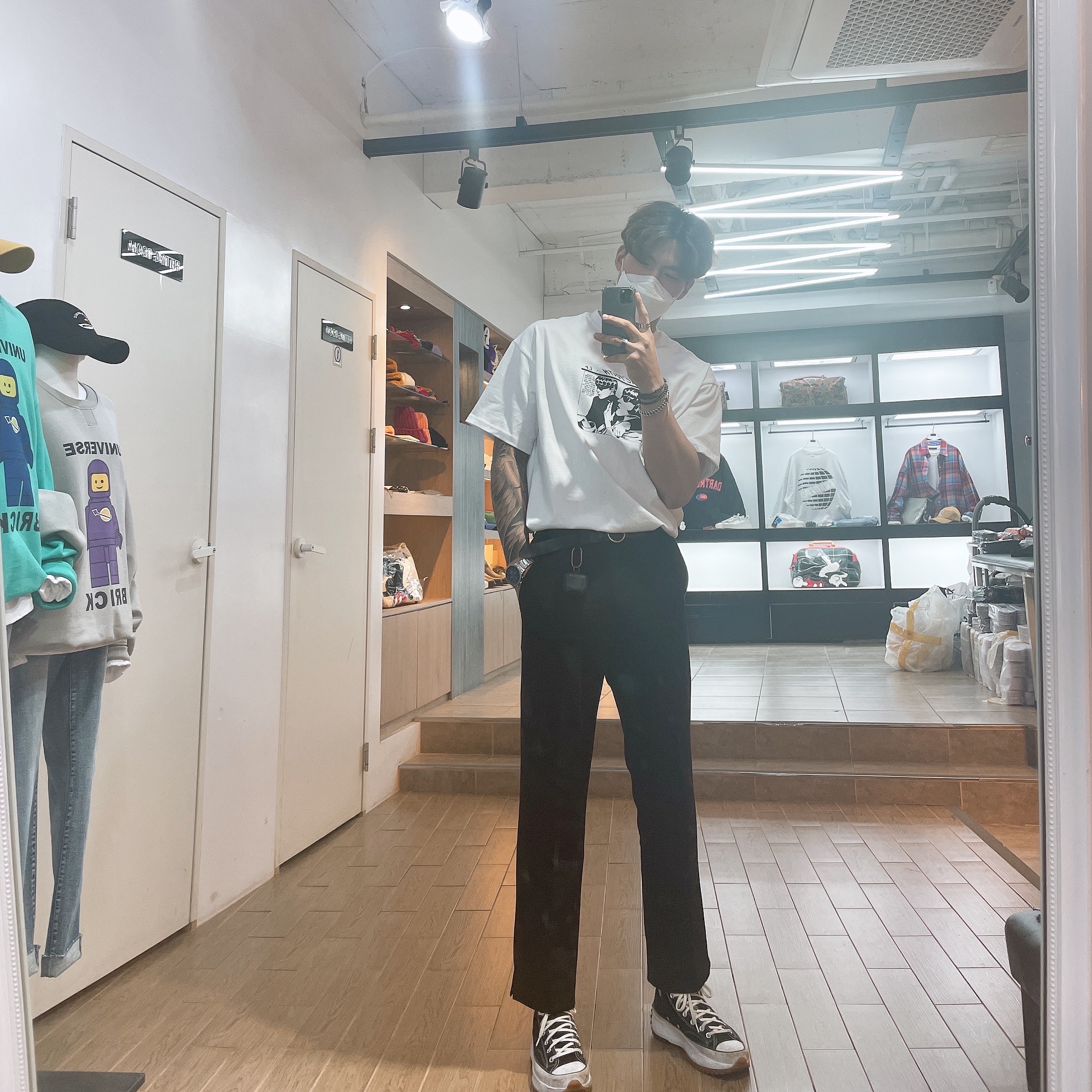 Converse Run Star Hike Hi Black White Gum 착용 스타일