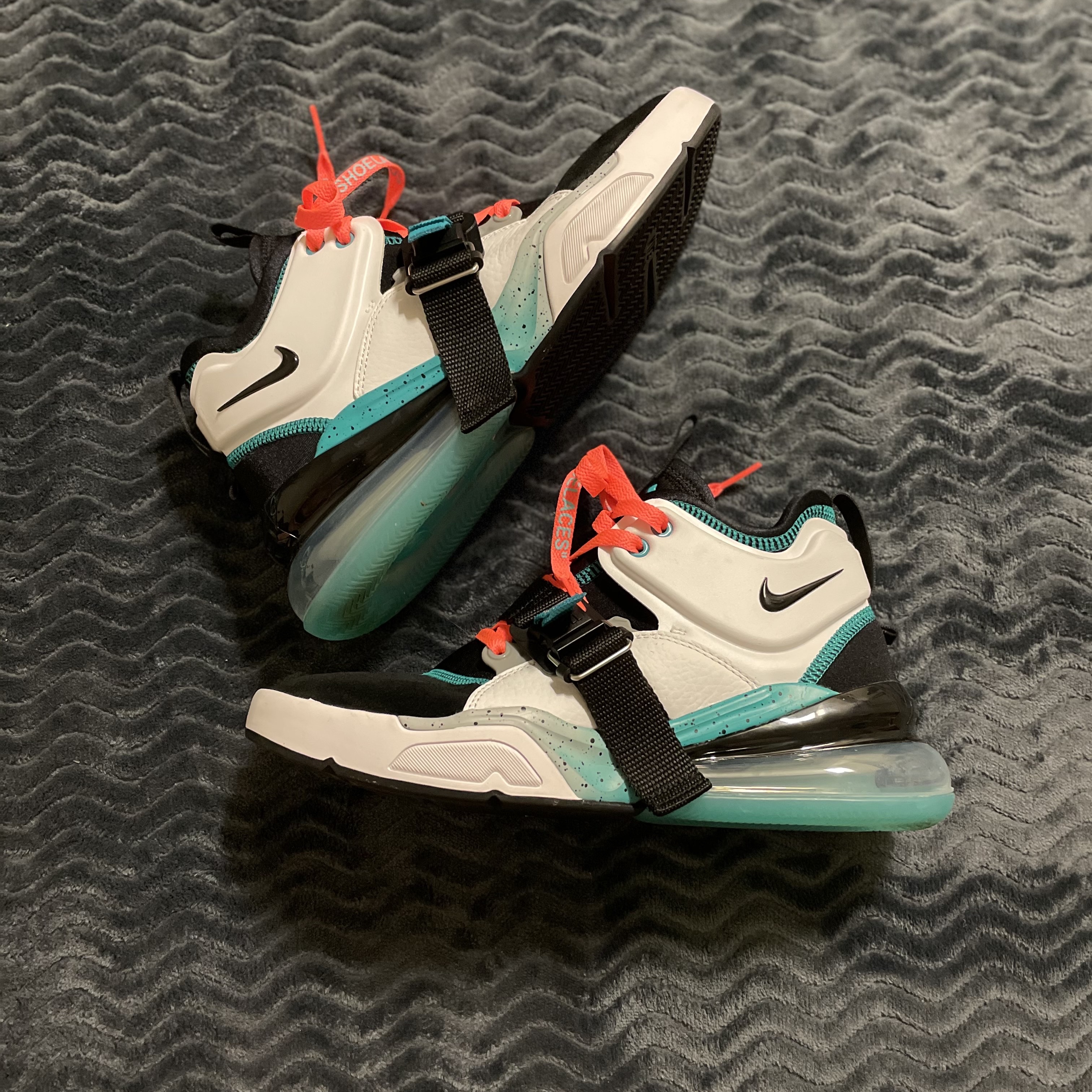 Nike Air Force 270 Command Force 착용 스타일 - 2