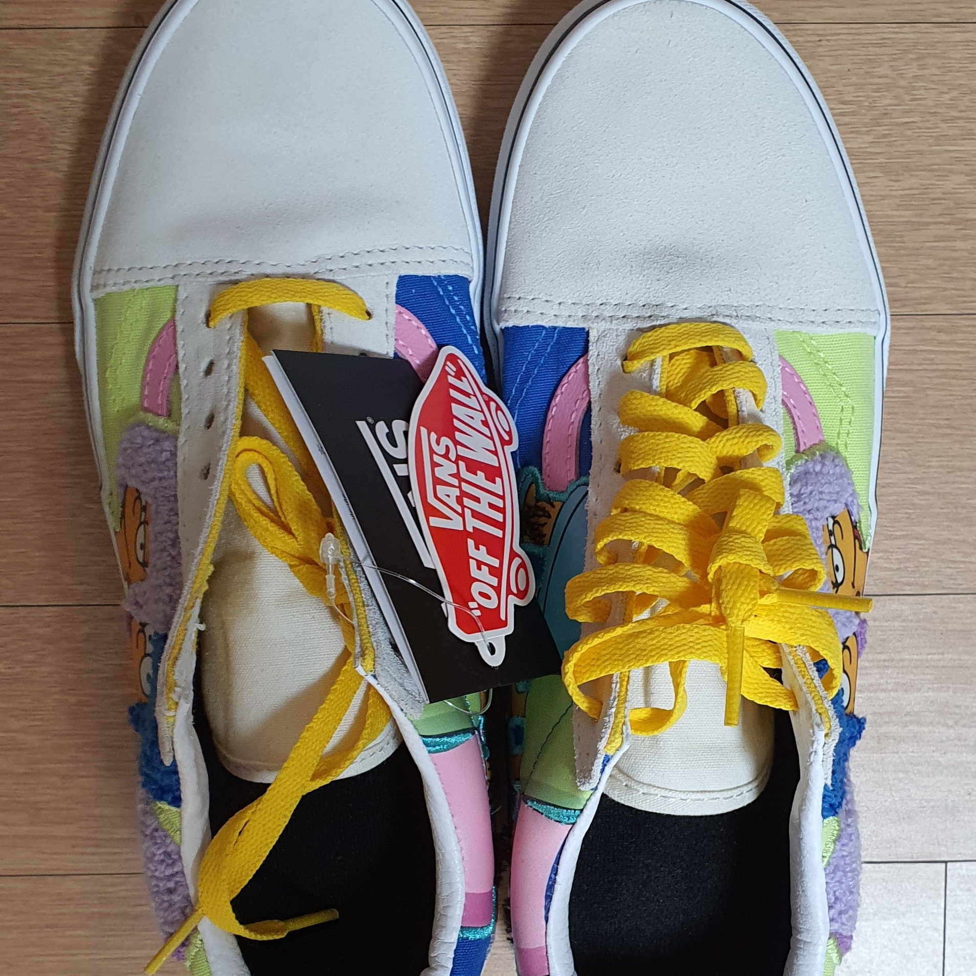 Vans x The Simpsons Old Skool The Bouviers 착용 스타일 - 2