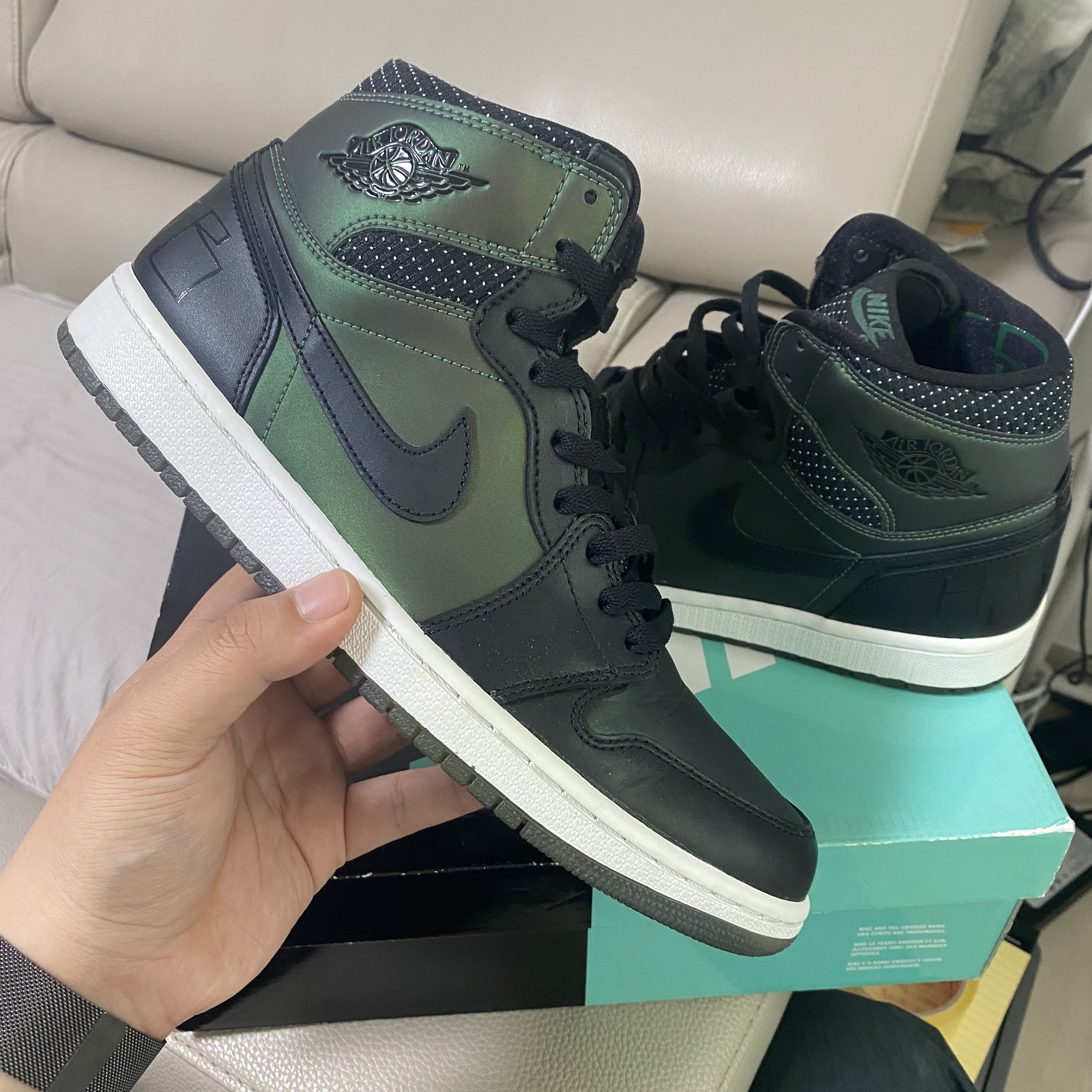 Jordan 1 SB Craig Stecyk Black Silver 착용 스타일