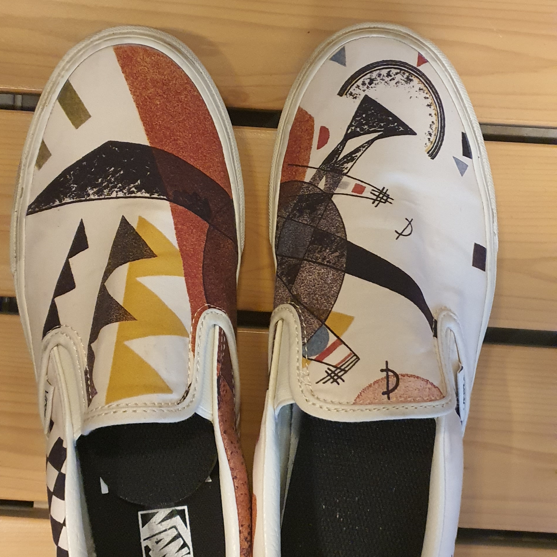 Vans x MoMA Classic Slip-On Vasily Kandinsky 착용 스타일