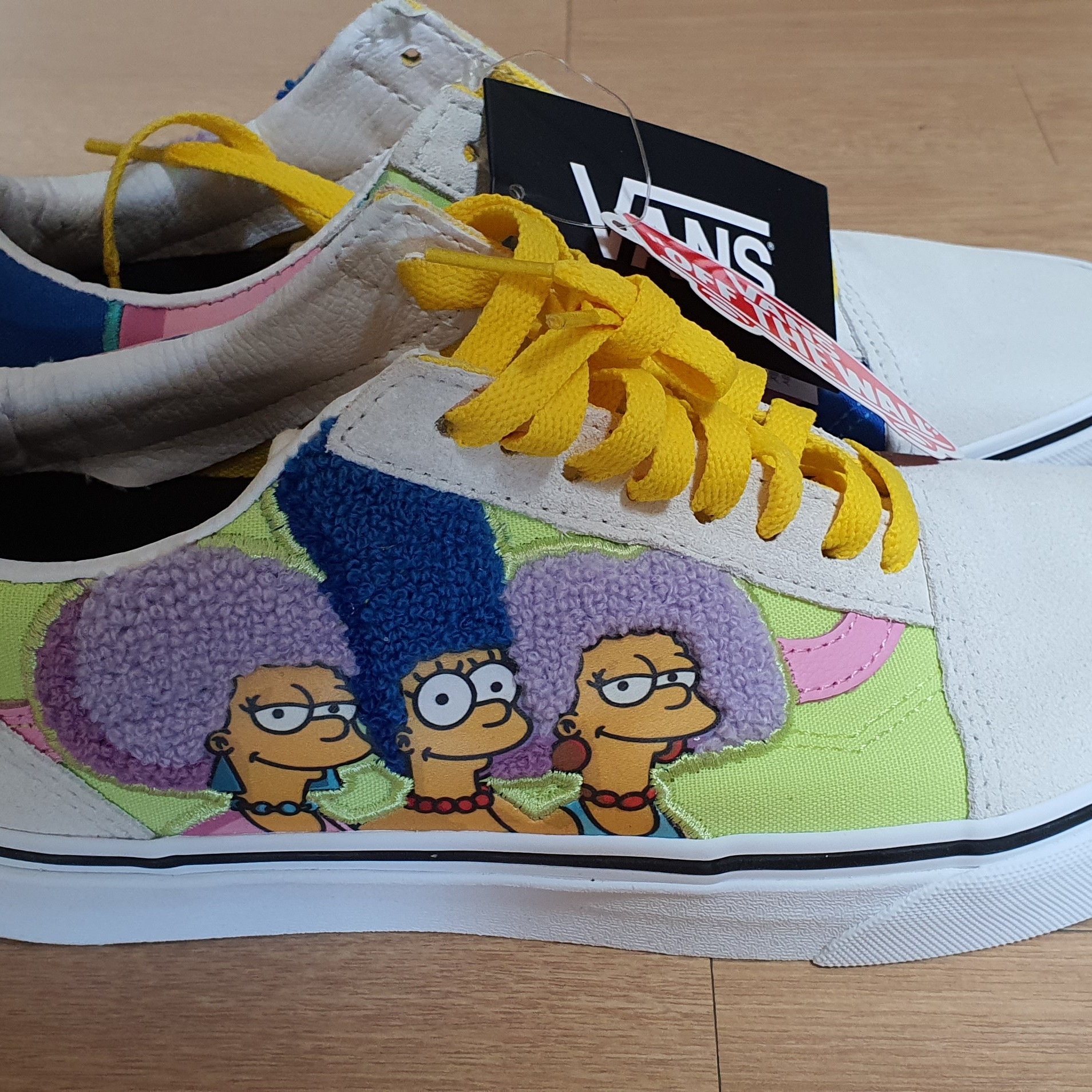 Vans x The Simpsons Old Skool The Bouviers 착용 스타일 - 1
