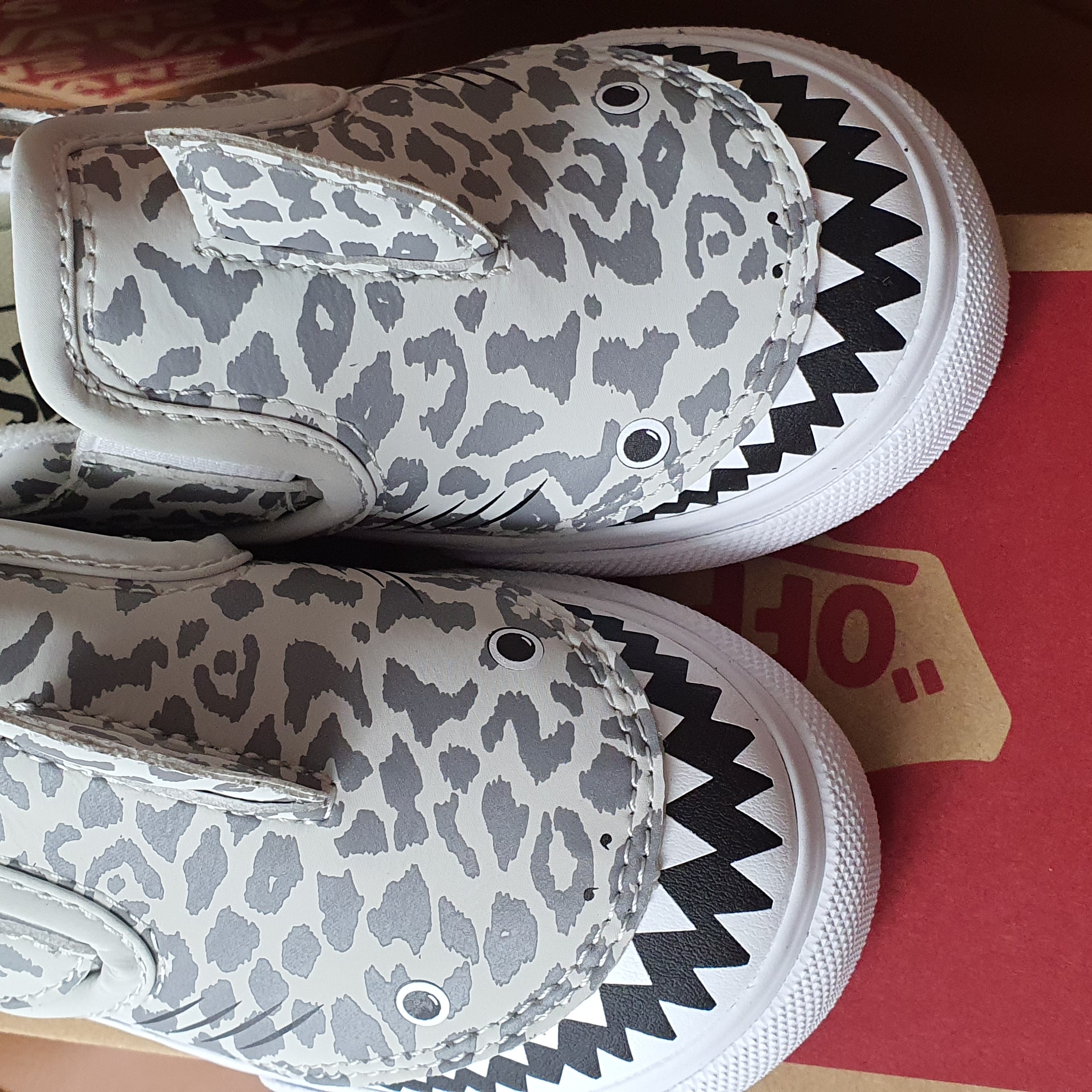 (TD) Vans Slip-On V Shark 착용 스타일 - 2