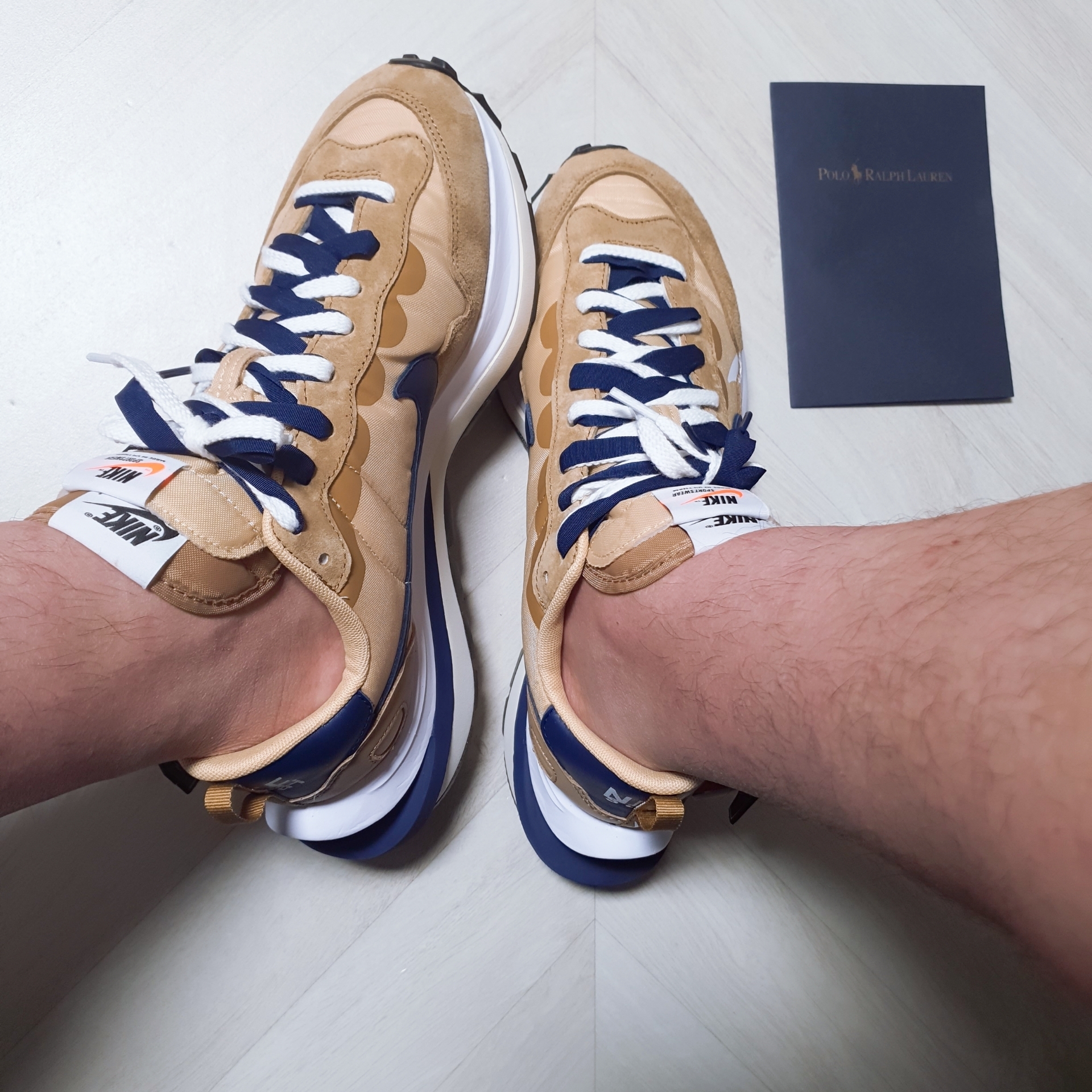 Nike x Sacai VaporWaffle Sesame and Blue Void 착용 스타일 - 1