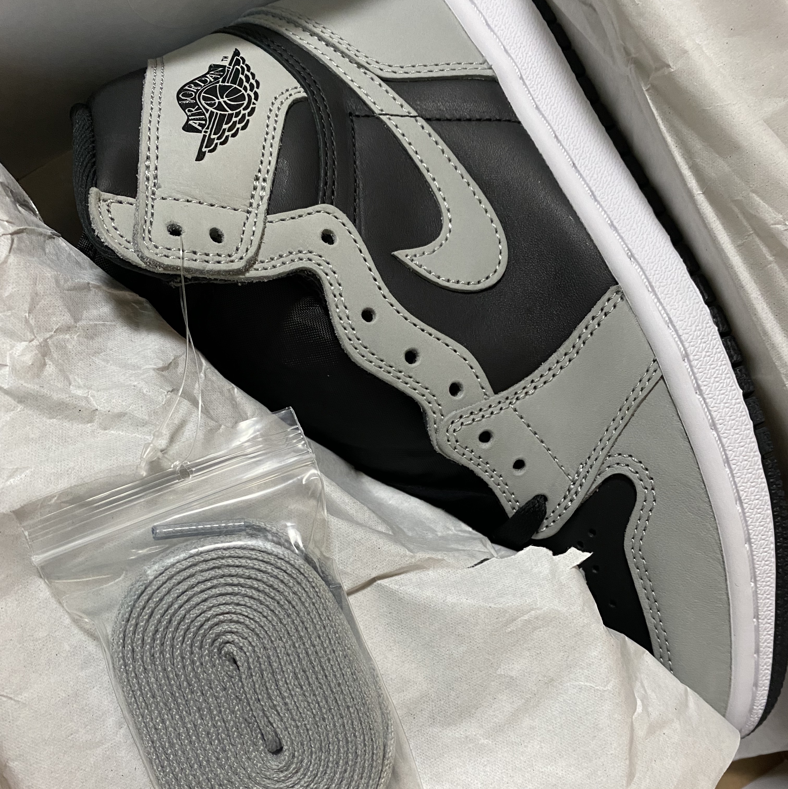 Jordan 1 Retro High OG Shadow 2.0, (GS) Jordan 1 Retro High OG Shadow 2.0 착용 스타일 - 2