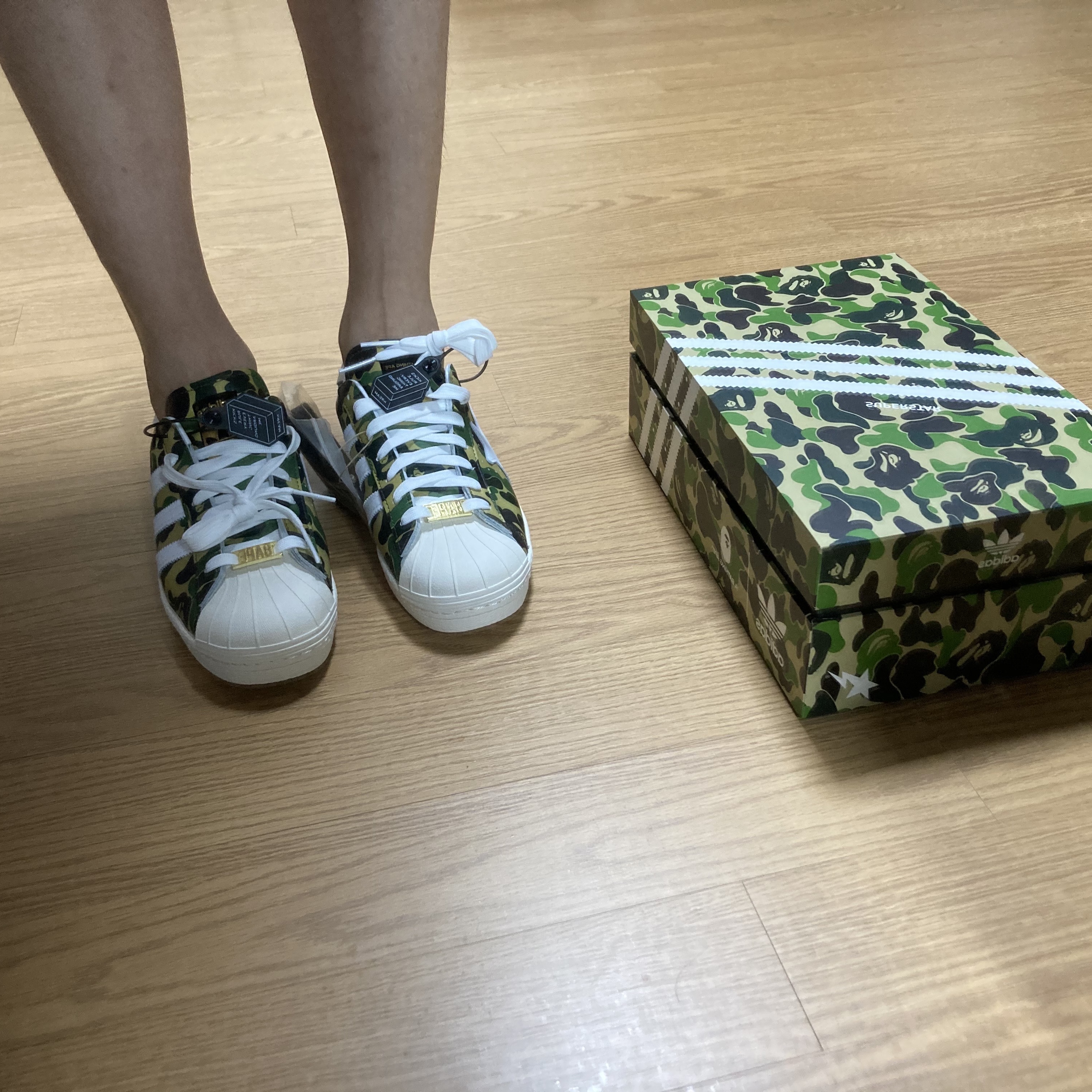 Adidas x BAPE Superstar 80s Green Camo 착용 스타일 - 2