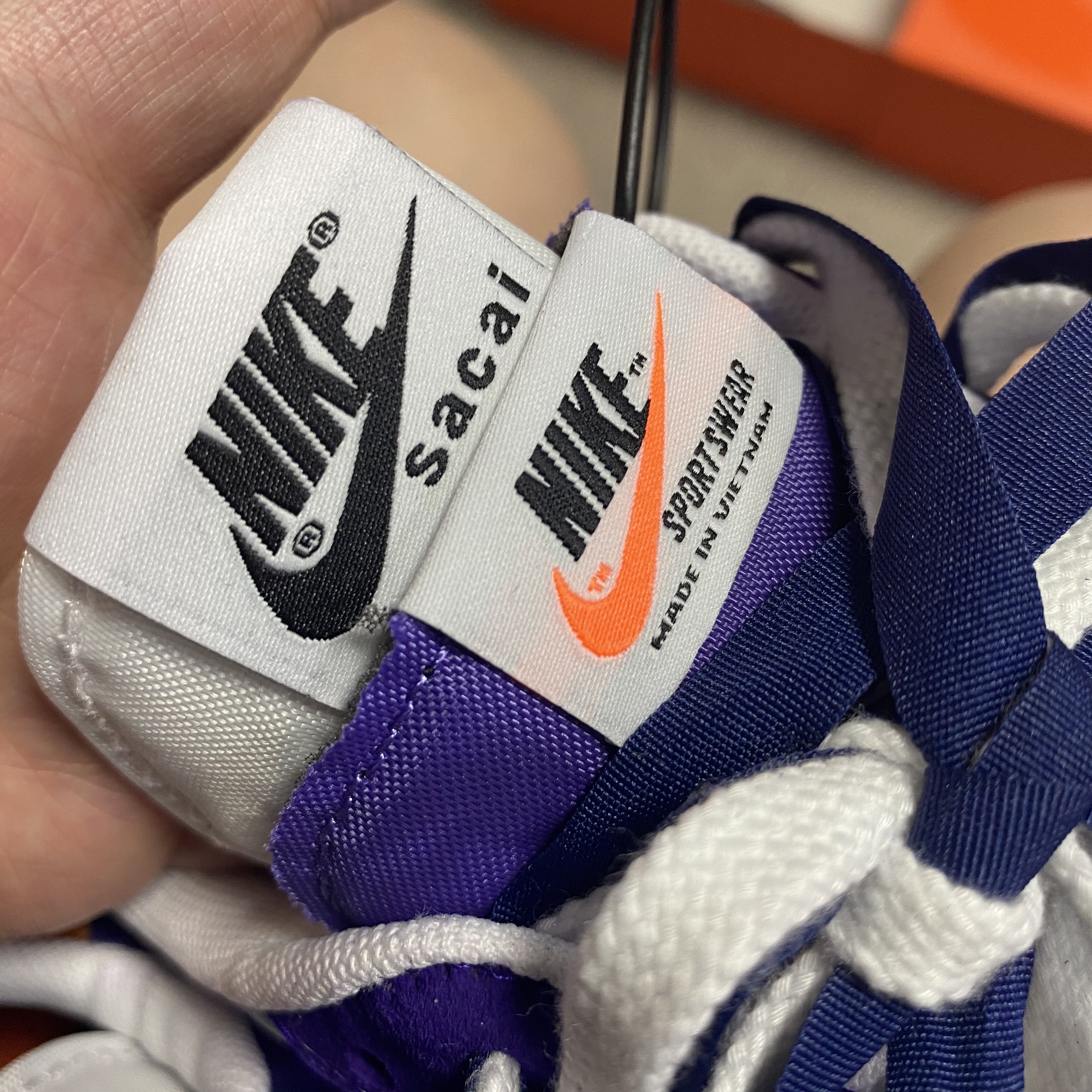 Nike x Sacai VaporWaffle Dark Iris 착용 스타일 - 4