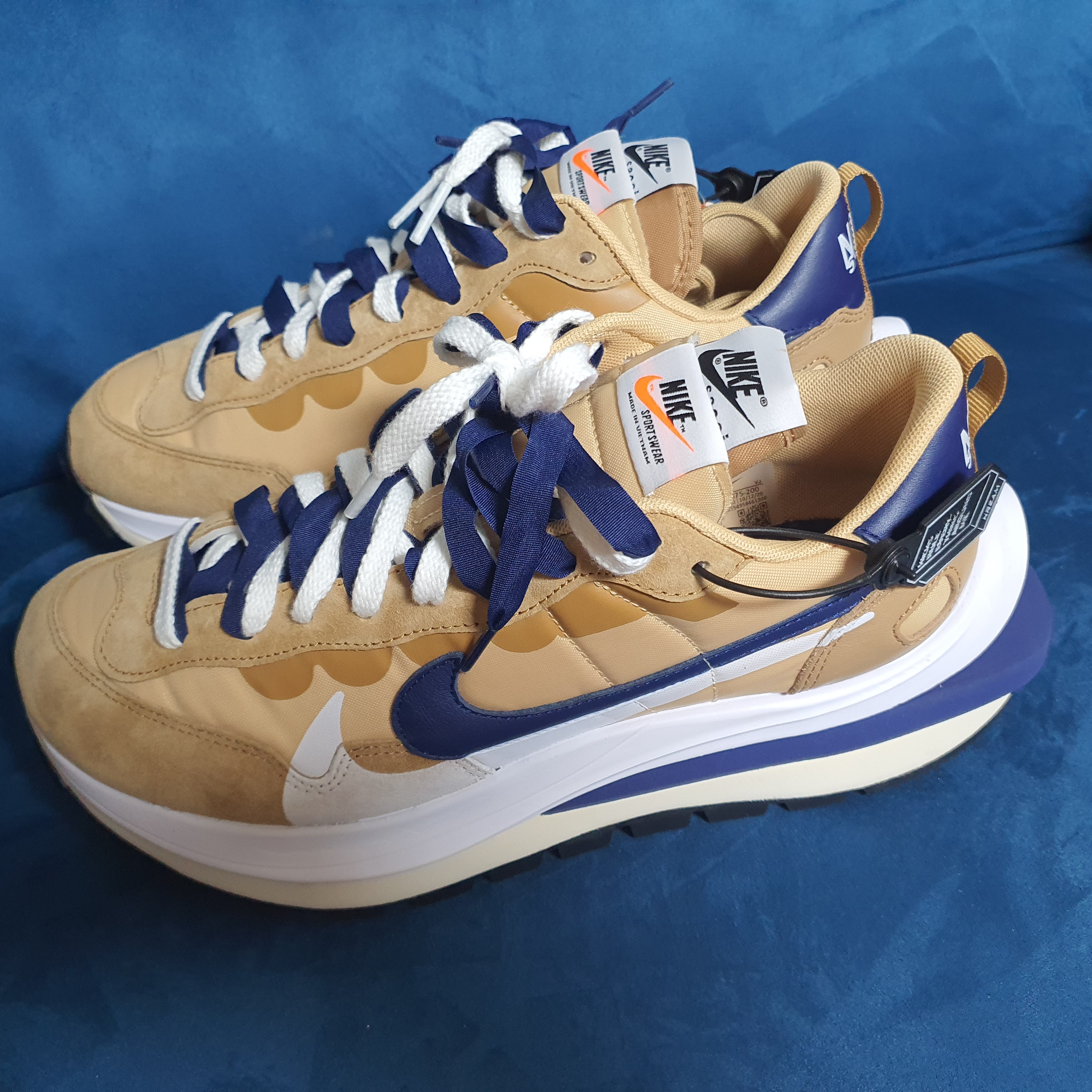 Nike x Sacai VaporWaffle Sesame and Blue Void 착용 스타일 - 2