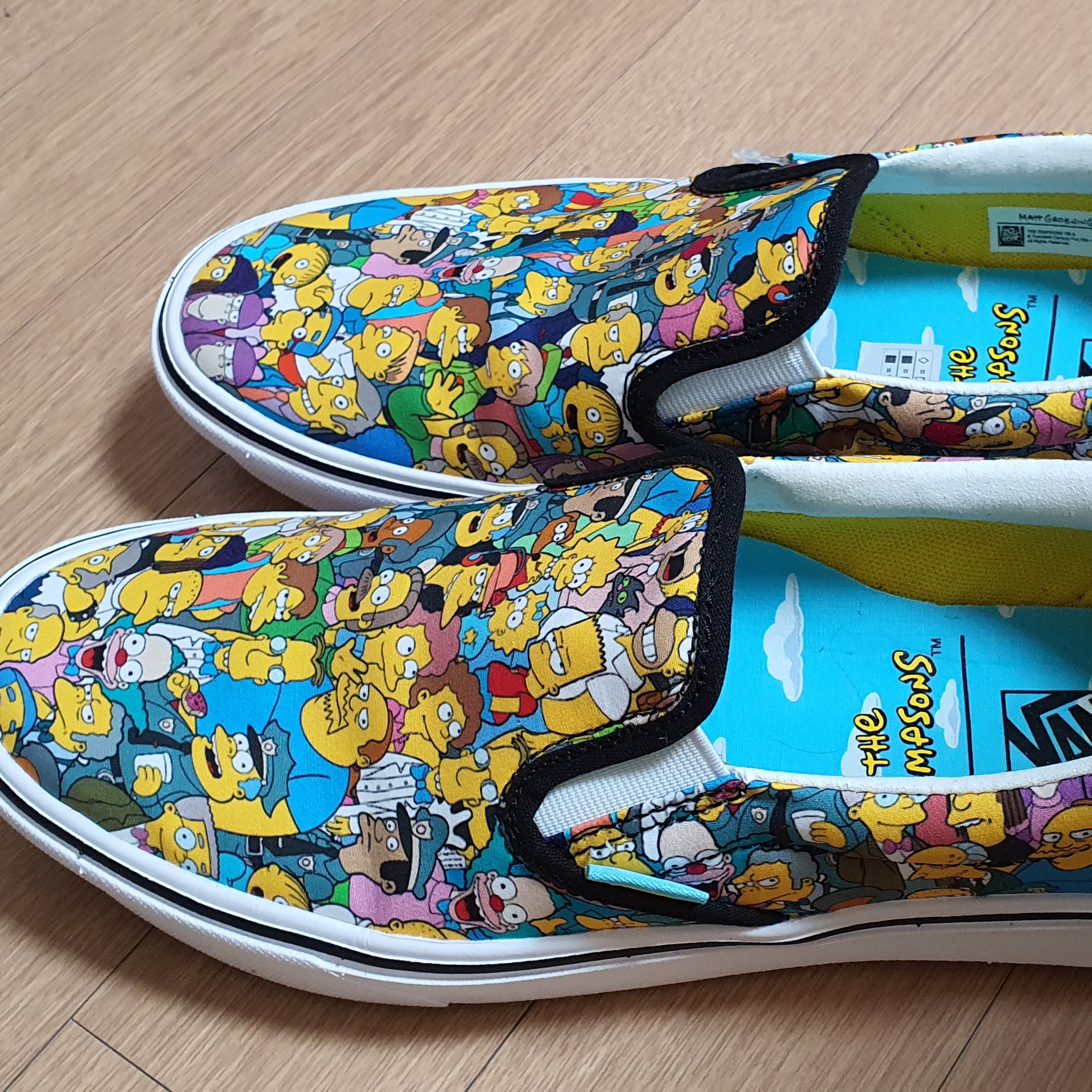 Vans x The Simpsons ComfyCush Slip-On Springfield 착용 스타일 - 2
