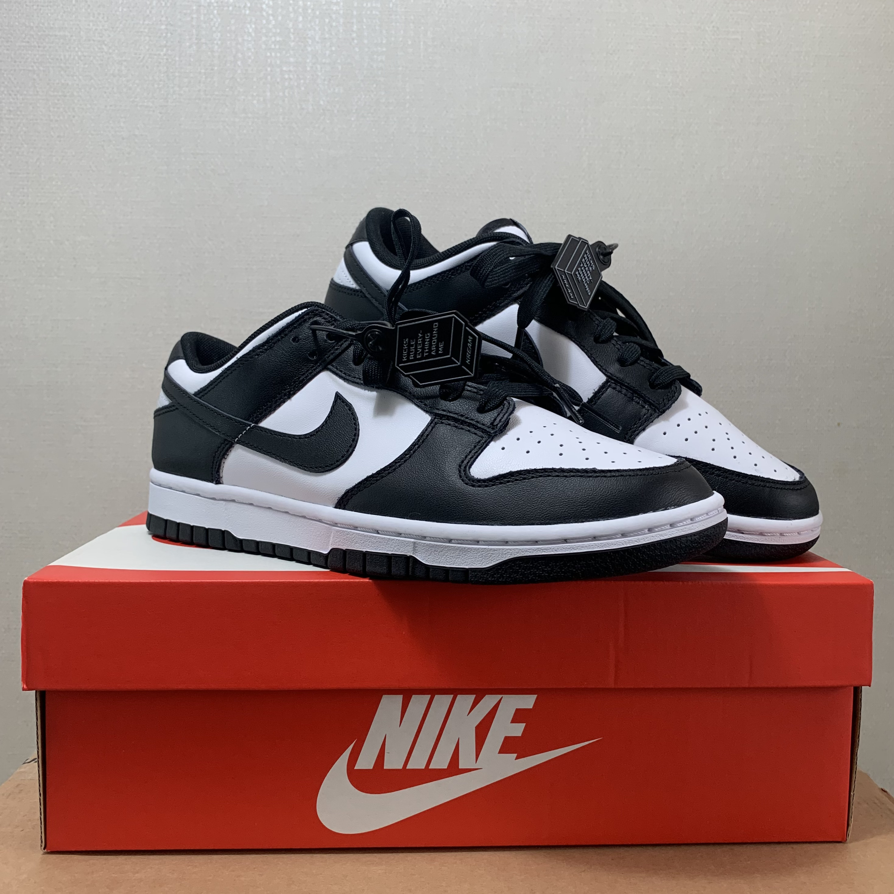 Nike Dunk Low Retro Black 착용 스타일 - 2