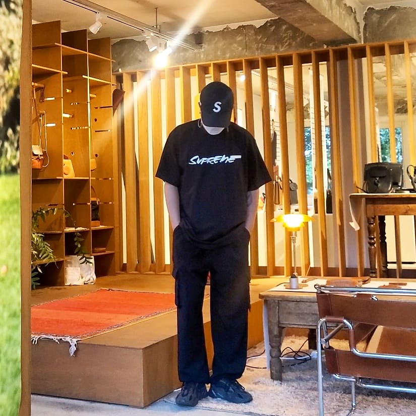 Supreme Gore-Tex S Logo 6-Panel Black - 20FW, Supreme Futura Logo T-Shirt Black - 20FW 착용 스타일