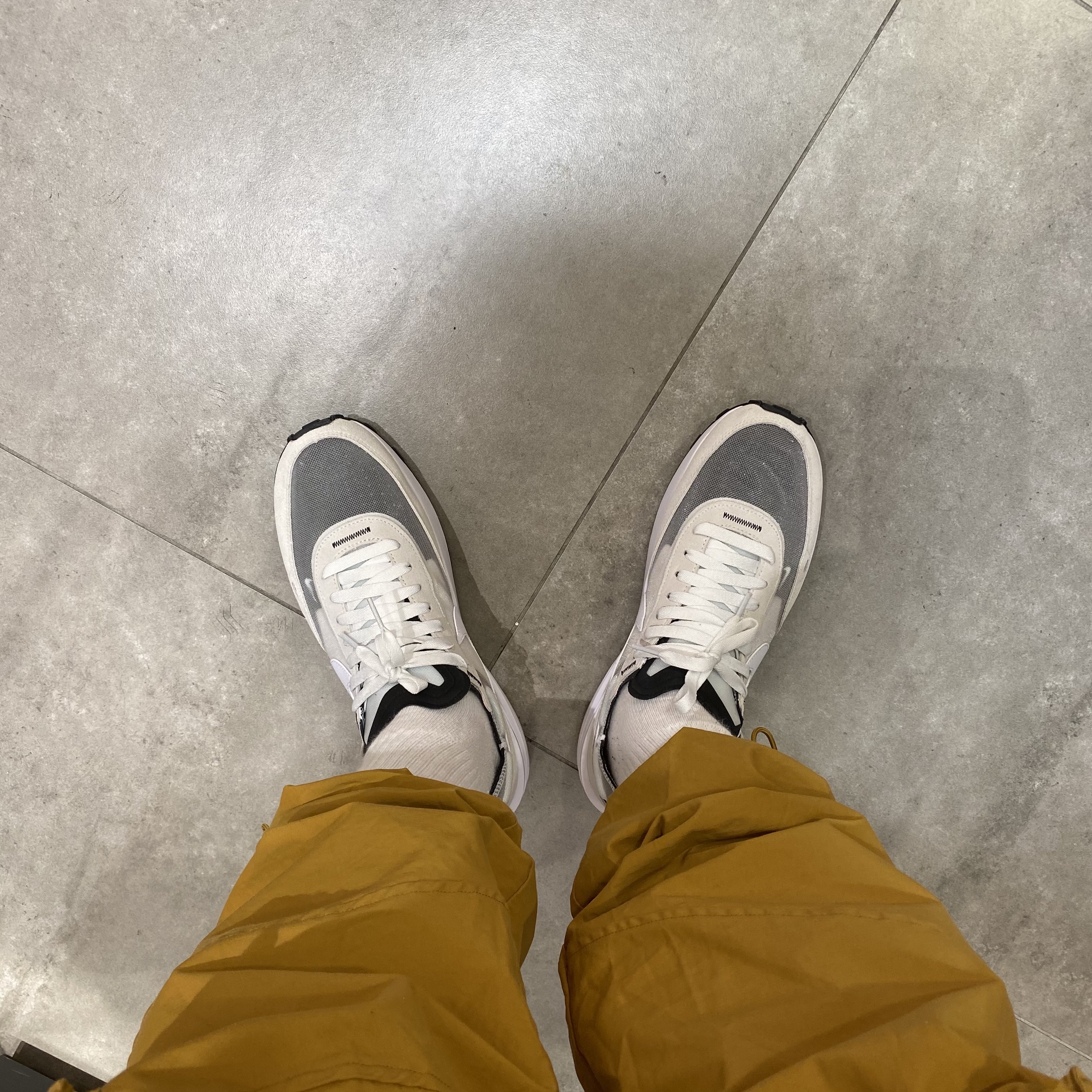 Nike Waffle One Infinite Lilac 착용 스타일 - 2