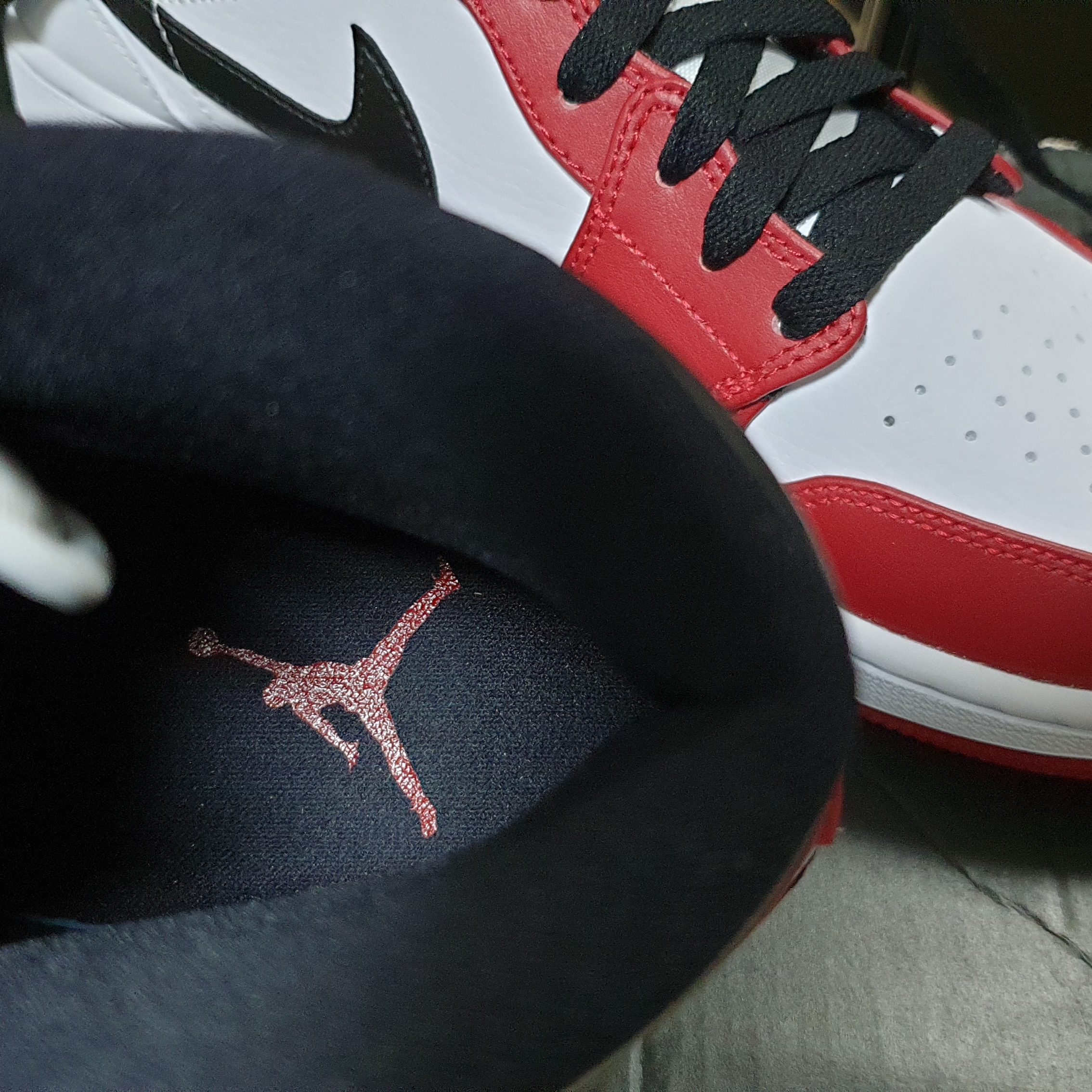 Jordan 1 Mid Chicago 2020 착용 스타일 - 4