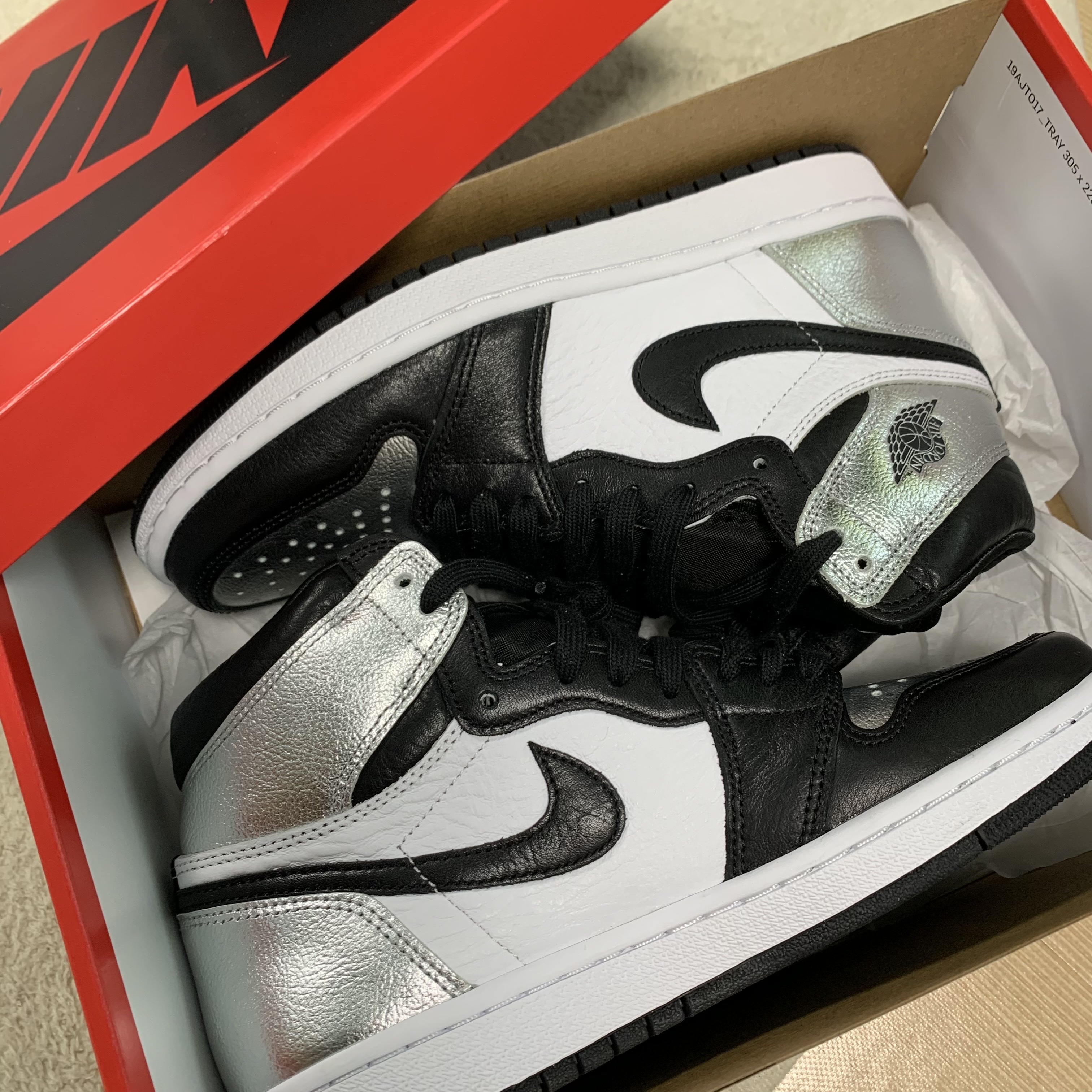 (W) Jordan 1 Retro High OG Silver Toe 착용 스타일