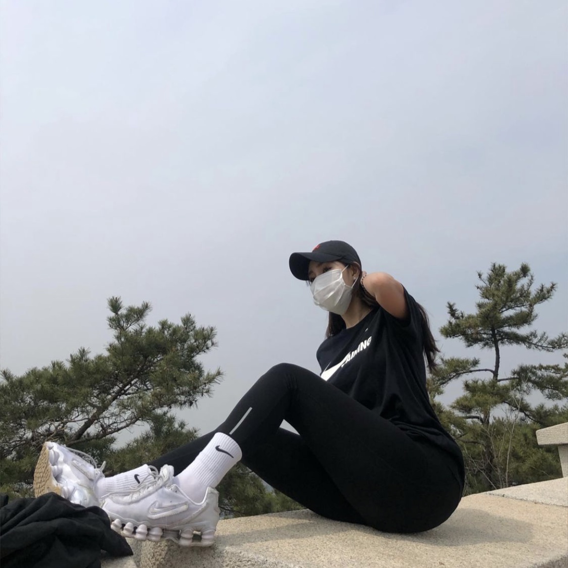 (W) Nike x Comme des Garcons Shox TL White 착용 스타일