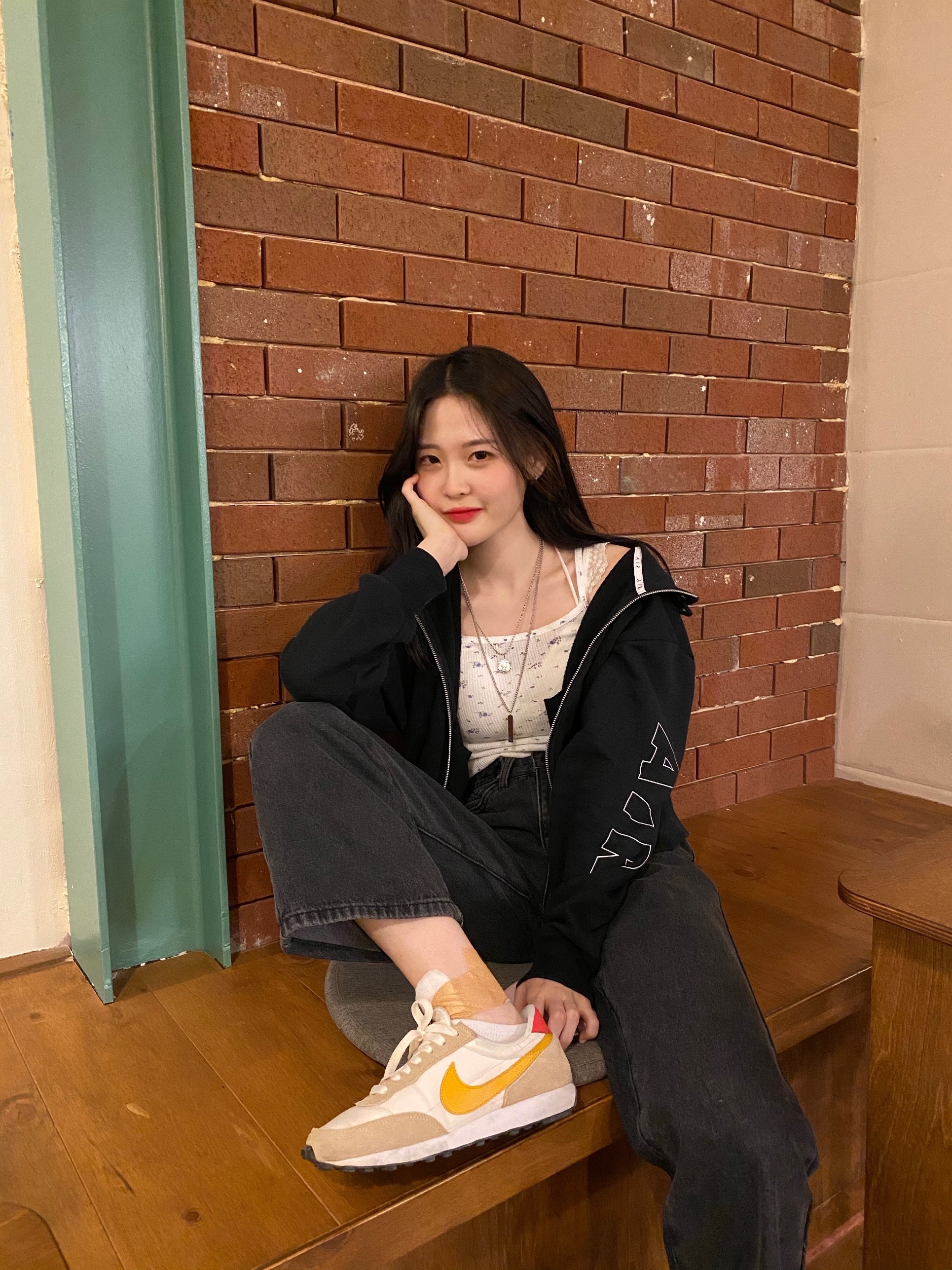 (W) Nike Daybreak Pale Ivory 착용 스타일 - 1