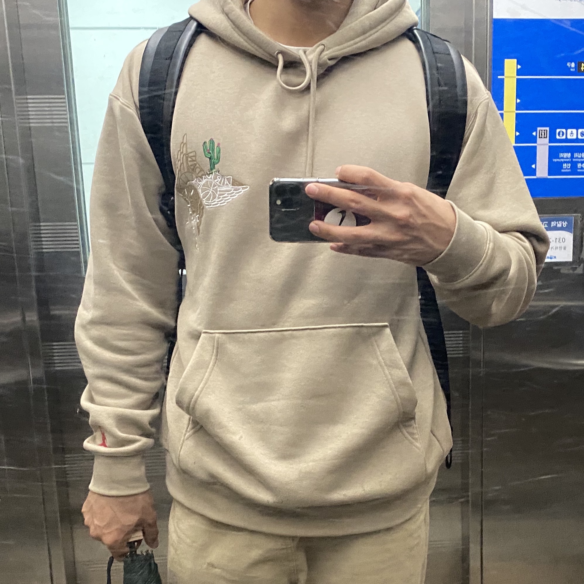 Jordan x Travis Scott Pullover Hoodie - Asia 착용 스타일