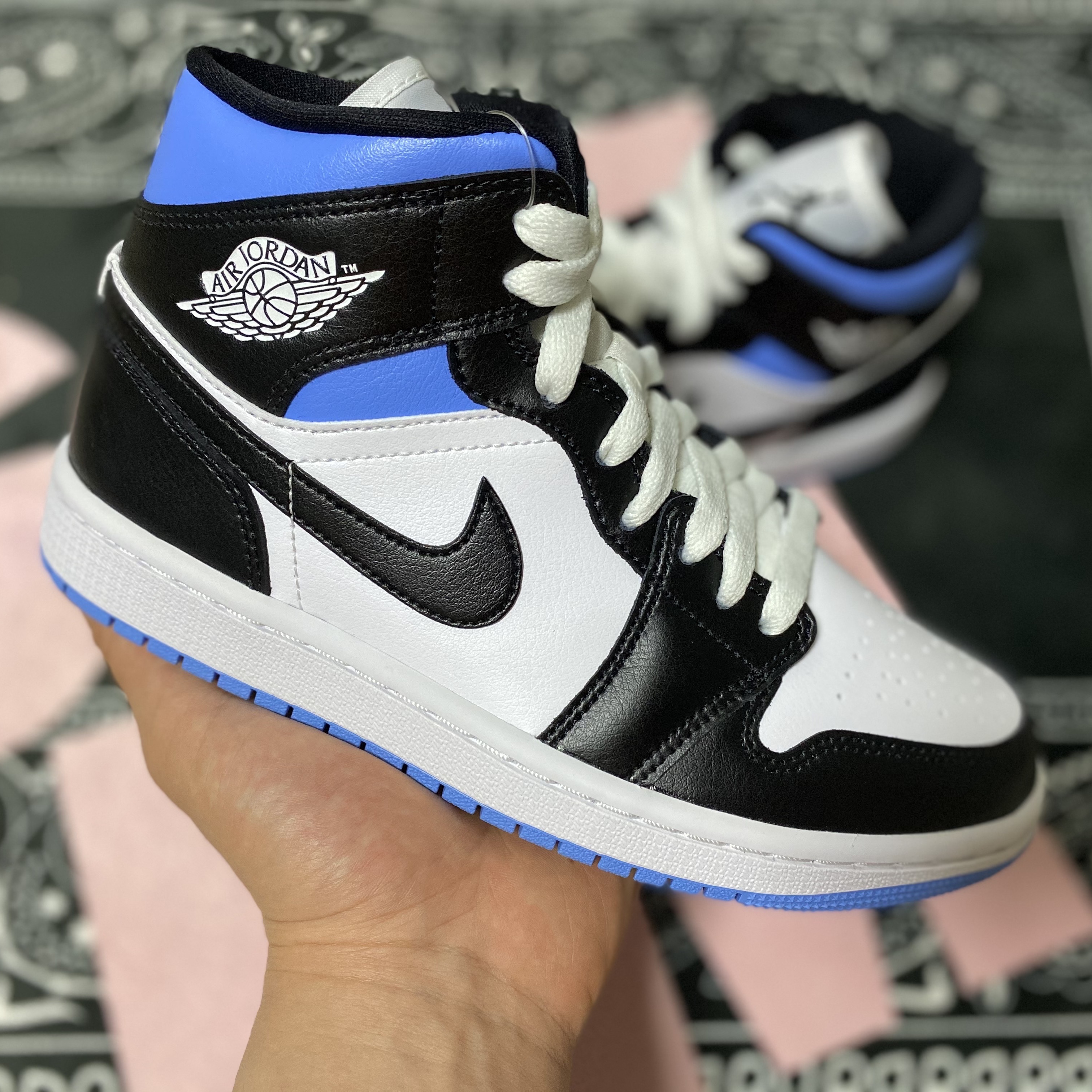 (W) Jordan 1 Mid White Black University Blue 착용 스타일