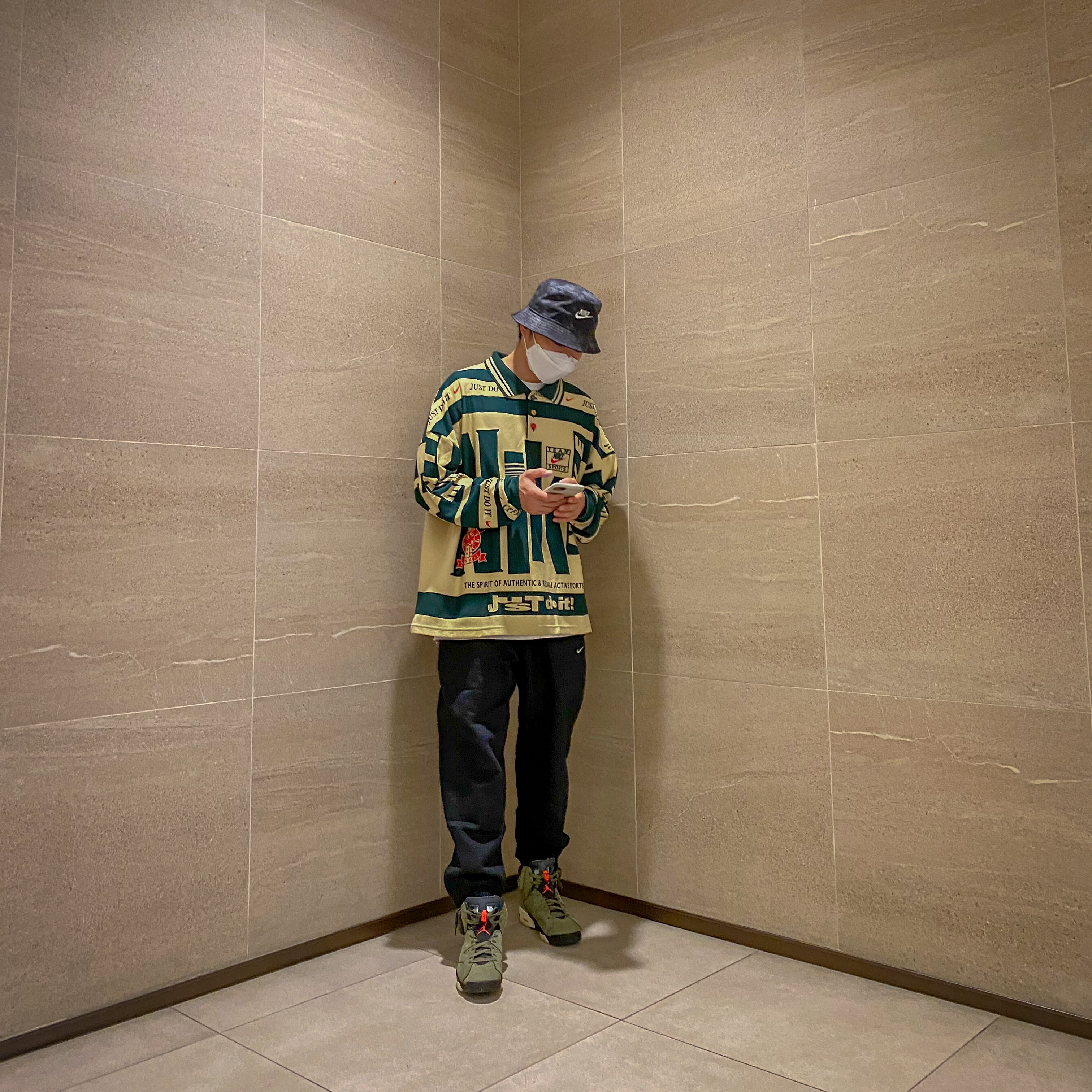 Nike Bucket Futura Tie-Dye Black, Nike x Cactus Plant Flea Market Long Sleeve Polo Natural - US/EU 착용 스타일