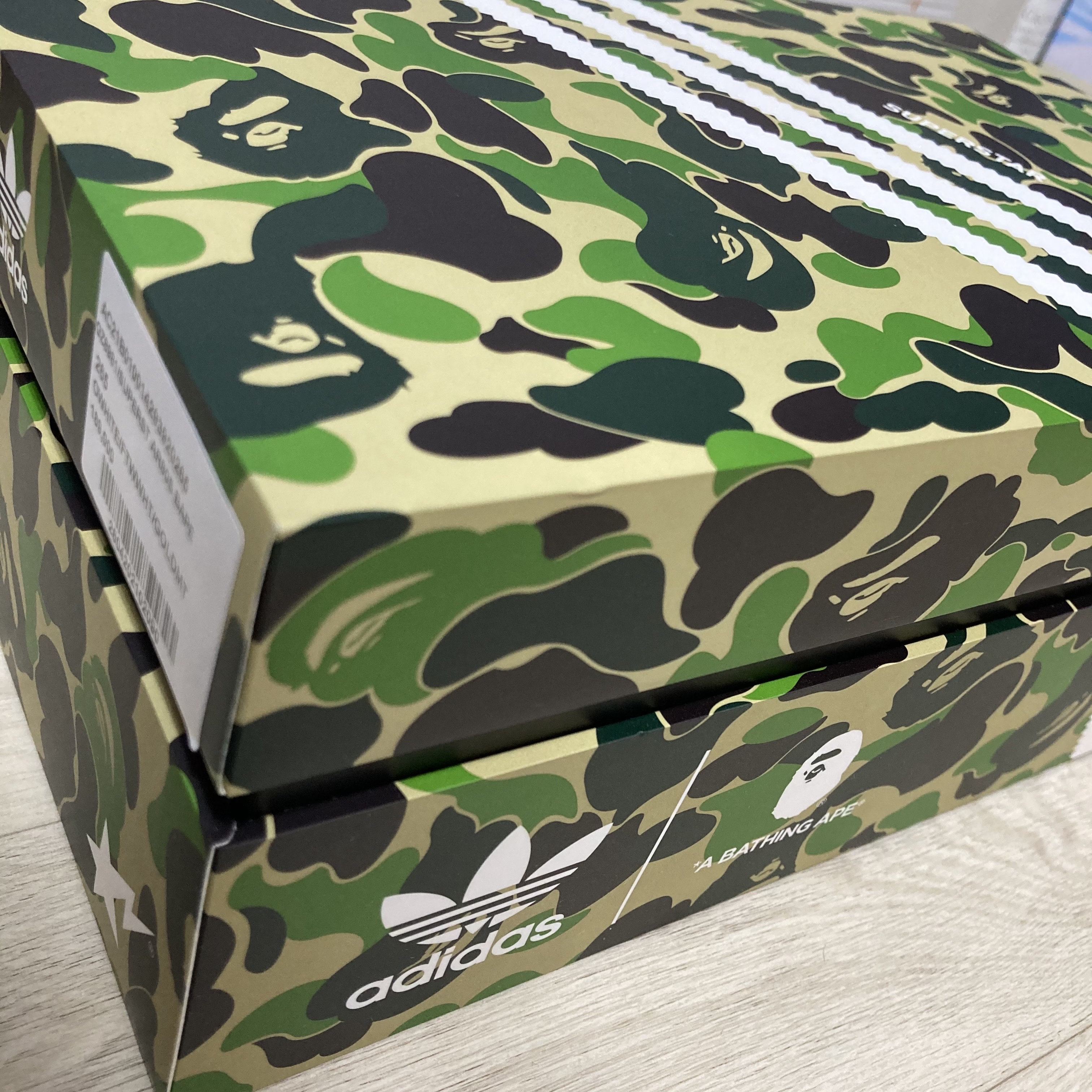 Adidas x BAPE Superstar 80s Green Camo 착용 스타일 - 1