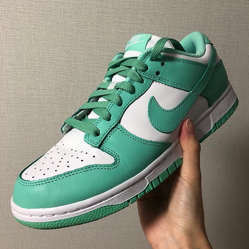 (W) Nike Dunk Low Green Glow 착용 스타일 - 2
