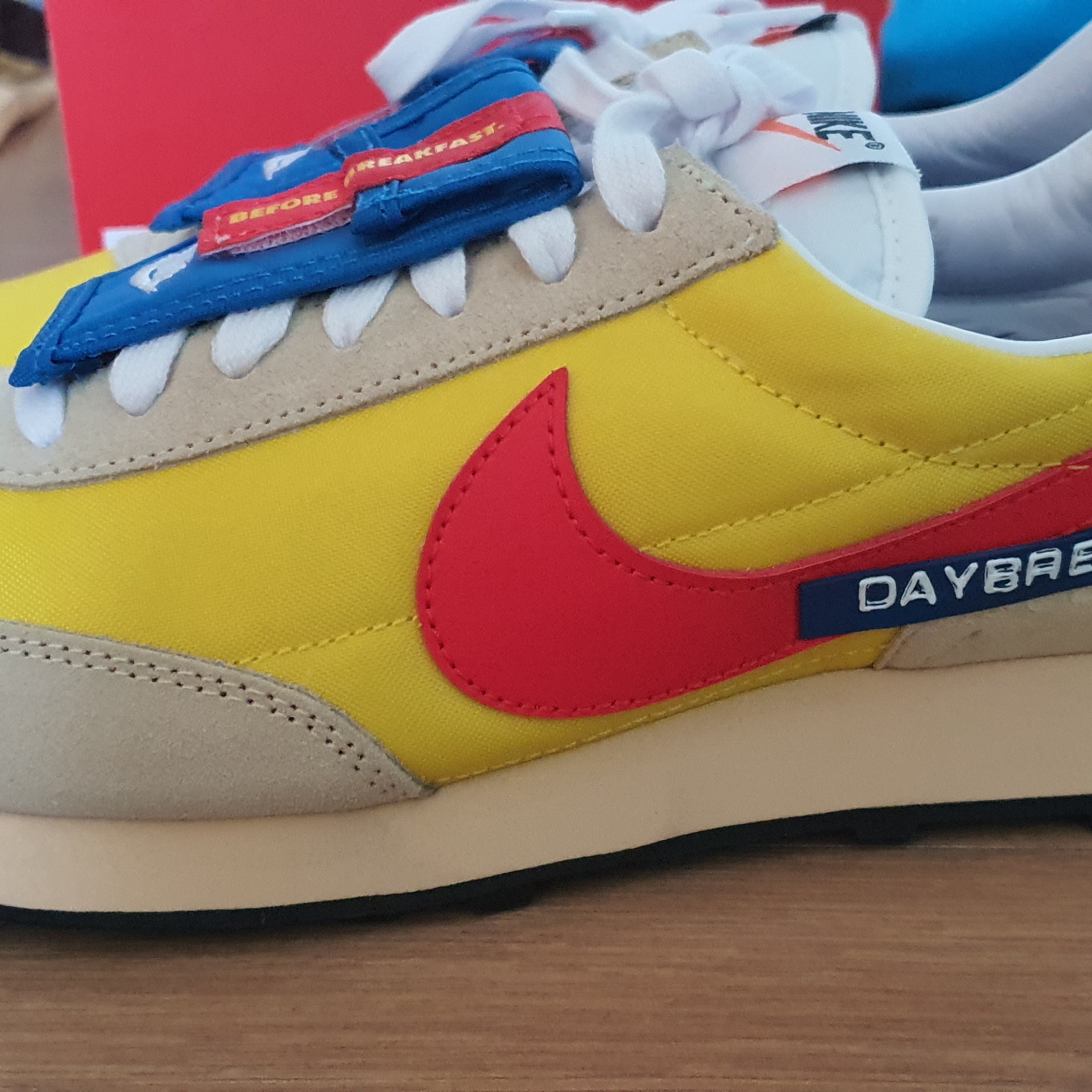 (W) Nike Daybreak BRS Speed Yellow 착용 스타일 - 3