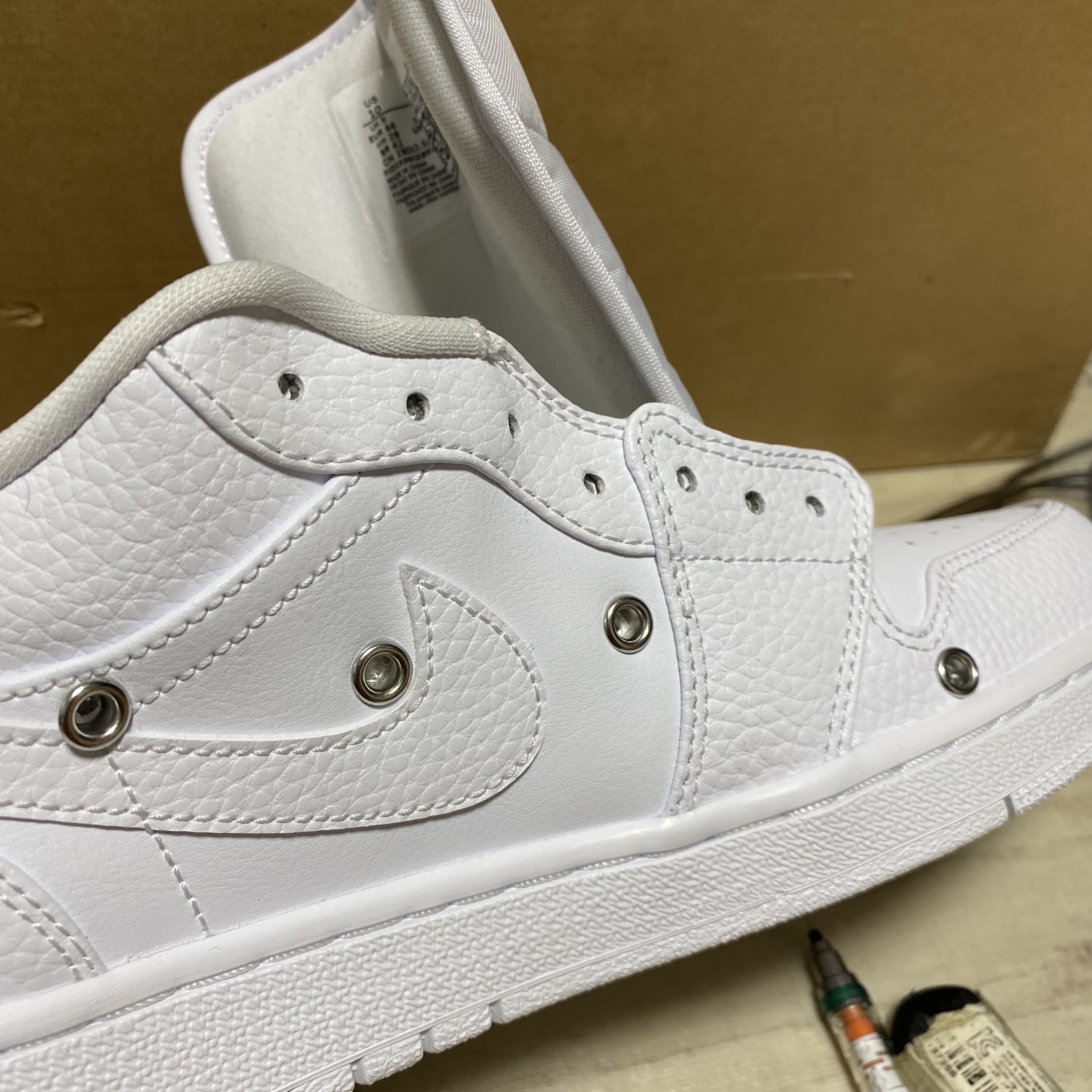 Nike x Off-White Dunk Low Pine Green, Jordan 1 Low Triple White Tumbled Leather 2020 착용 스타일 - 3