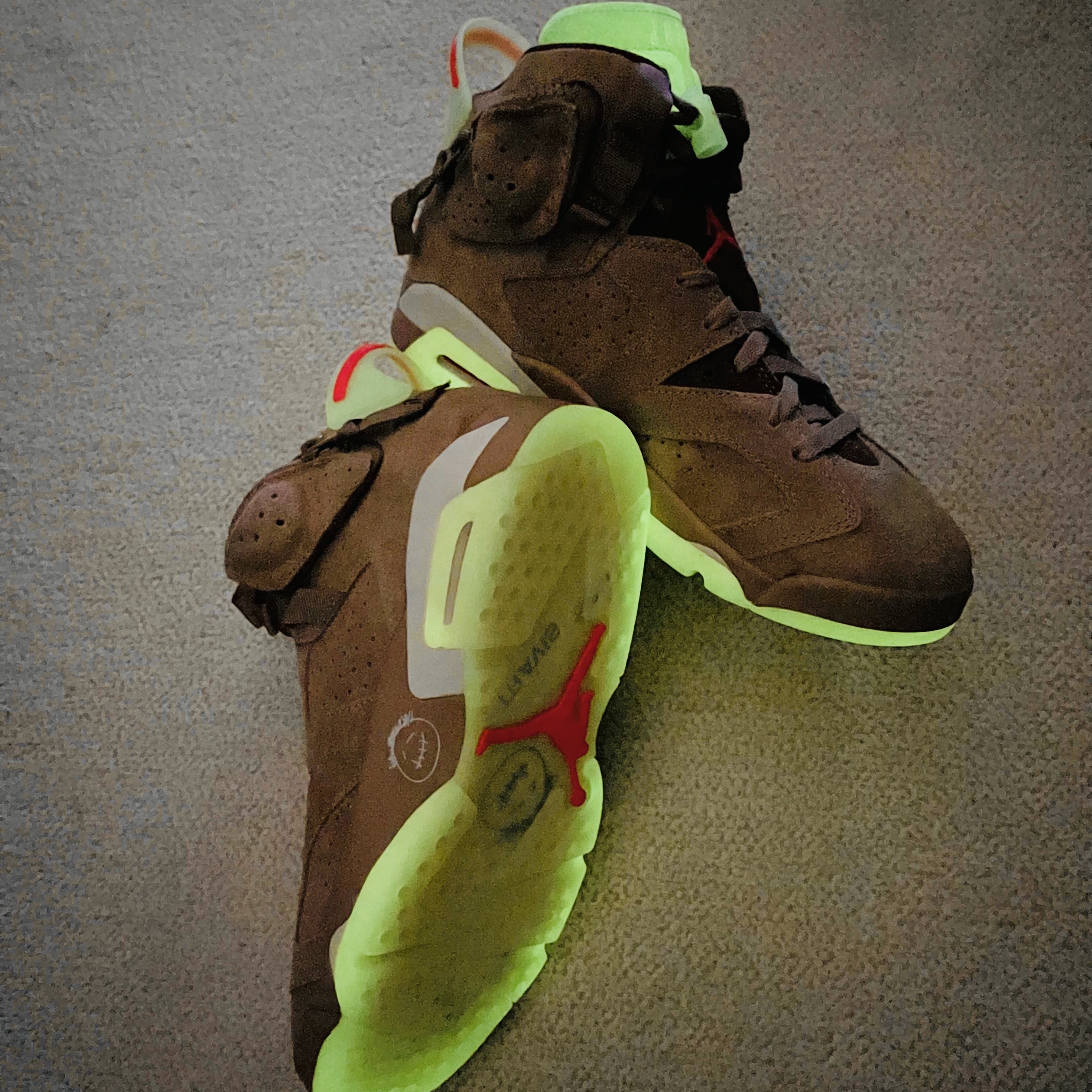 Jordan 6 x Travis Scott Retro SP British Khaki, Jordan x Travis Scott S/S Top - Asia 착용 스타일 - 4