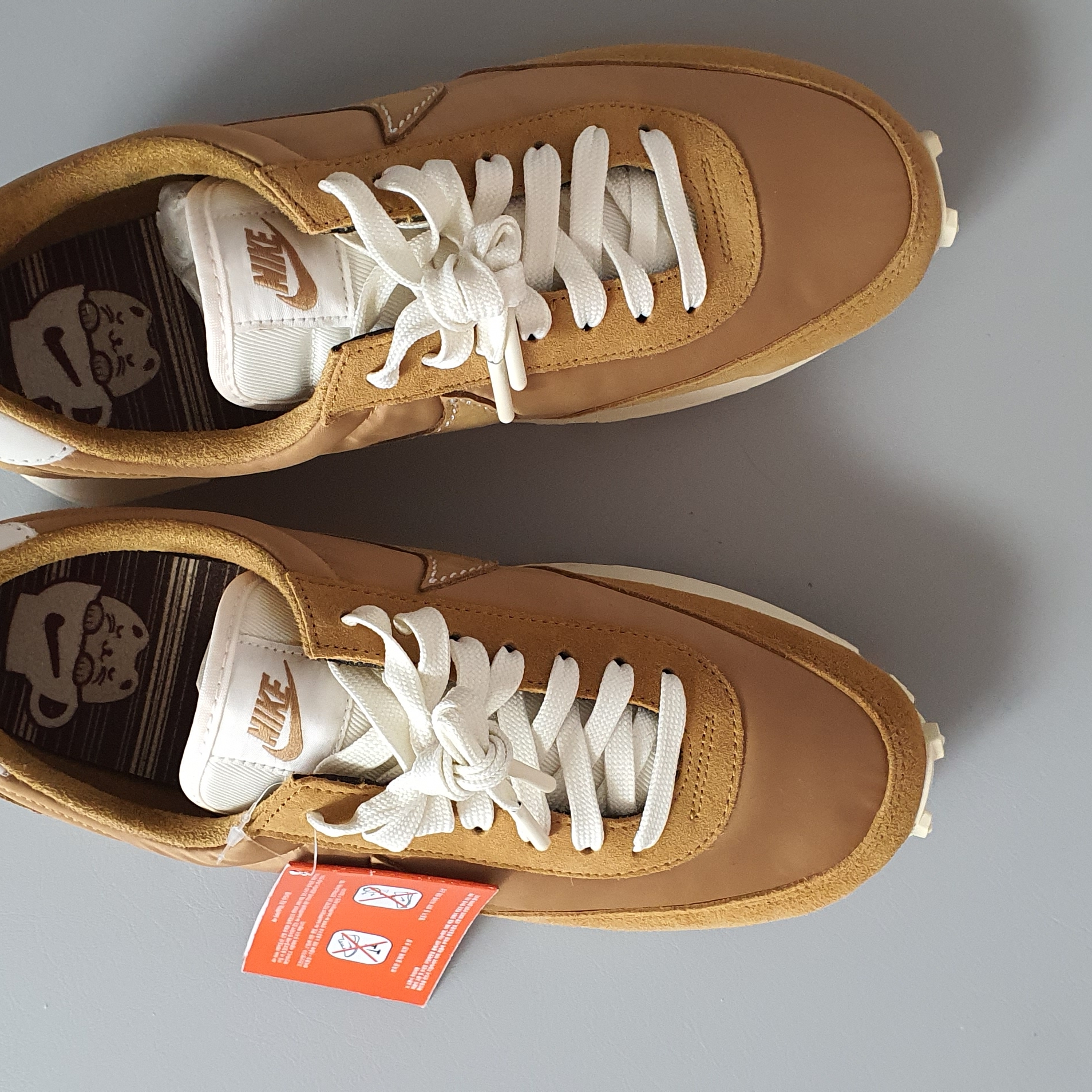 (W) Nike Daybreak Wheat Pale Ivory 착용 스타일 - 3