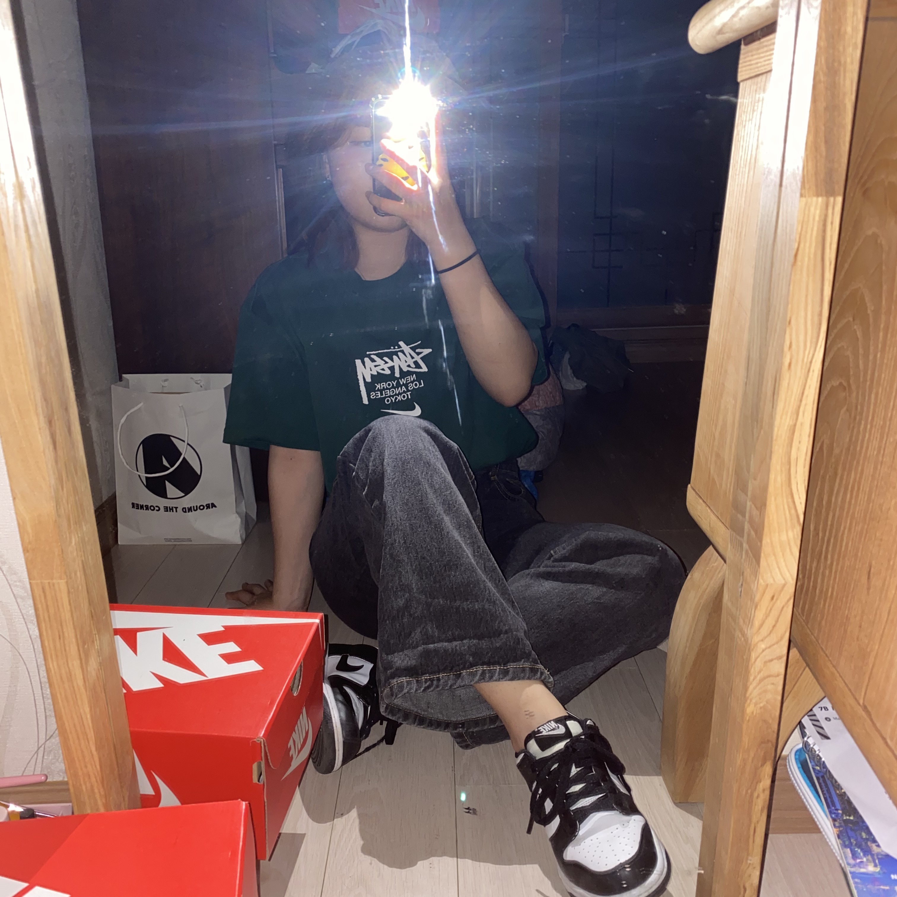 (W) Nike Dunk Low Black, Nike x Stussy WT T-Shirt Green - Asia 착용 스타일