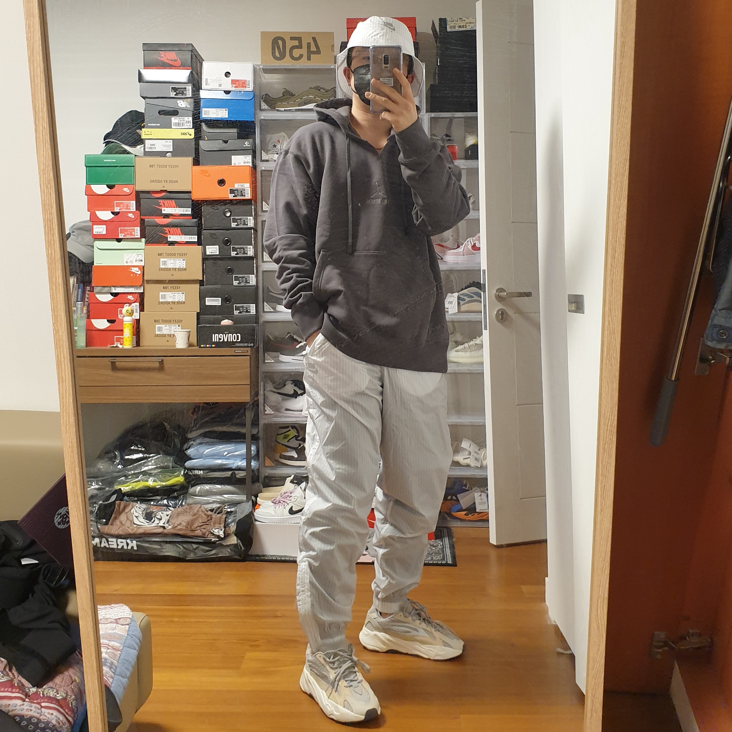 Nike x Kim Jones Bucket Hat White, Nike x Kim Jones Printed Track Pants White - US/EU 착용 스타일 - 1