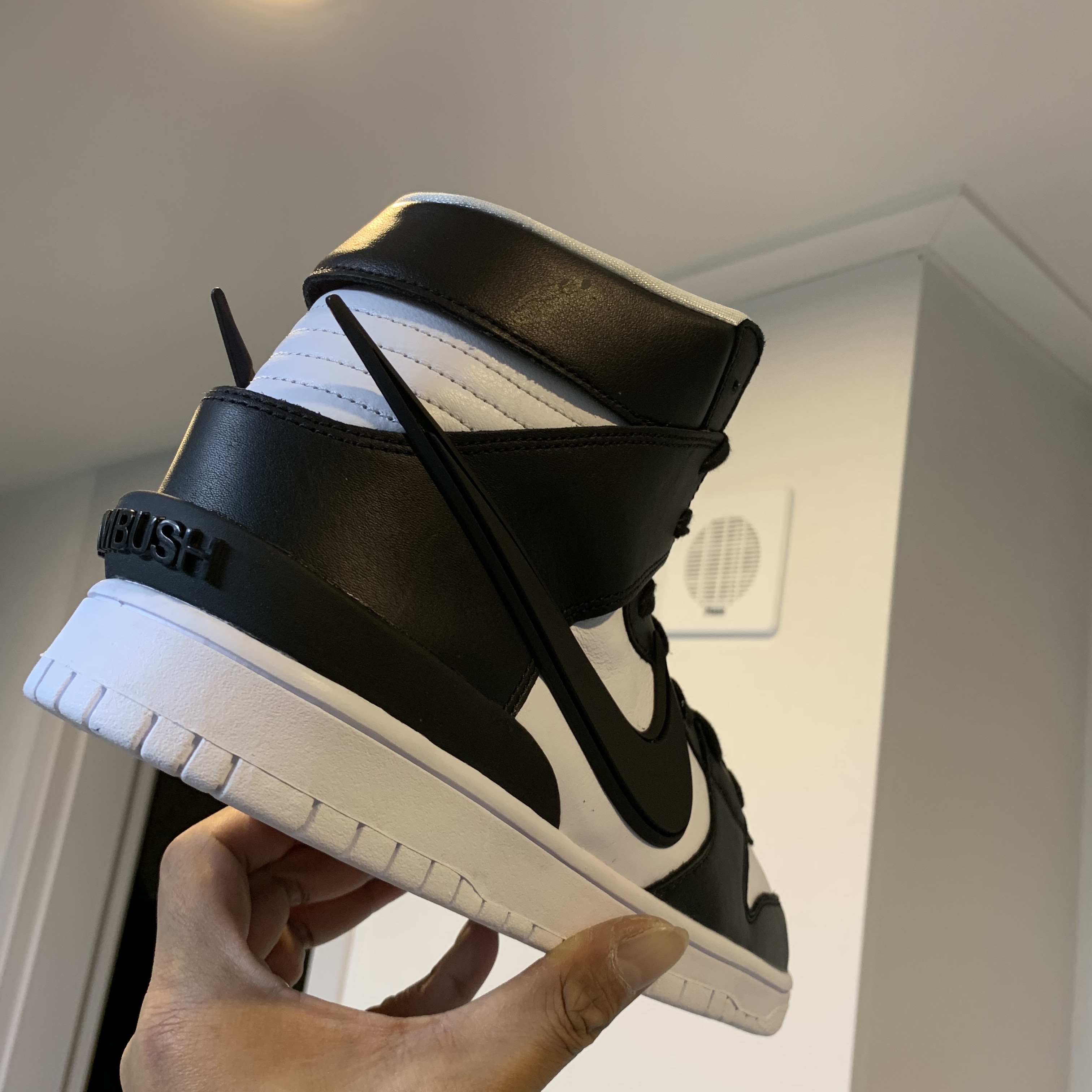 Nike x Ambush Dunk High Black 착용 스타일 - 3