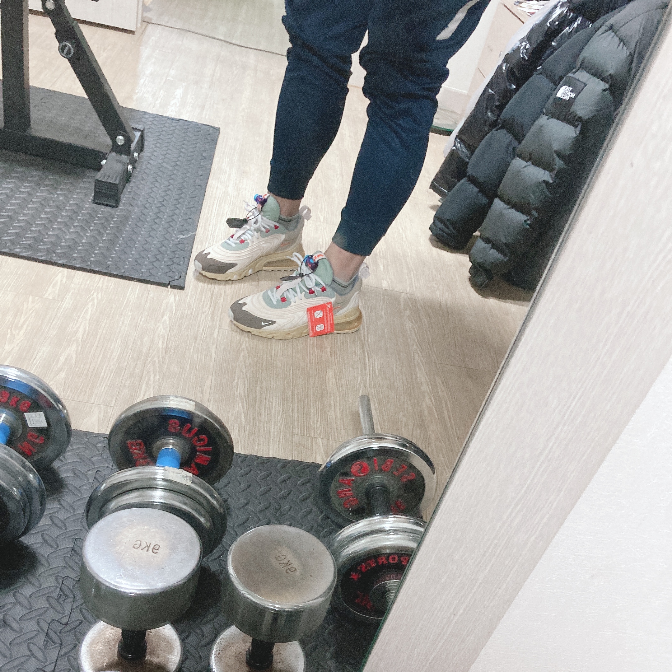 Nike x Travis Scott Air Max 270 React Cactus Trails 착용 스타일 - 3