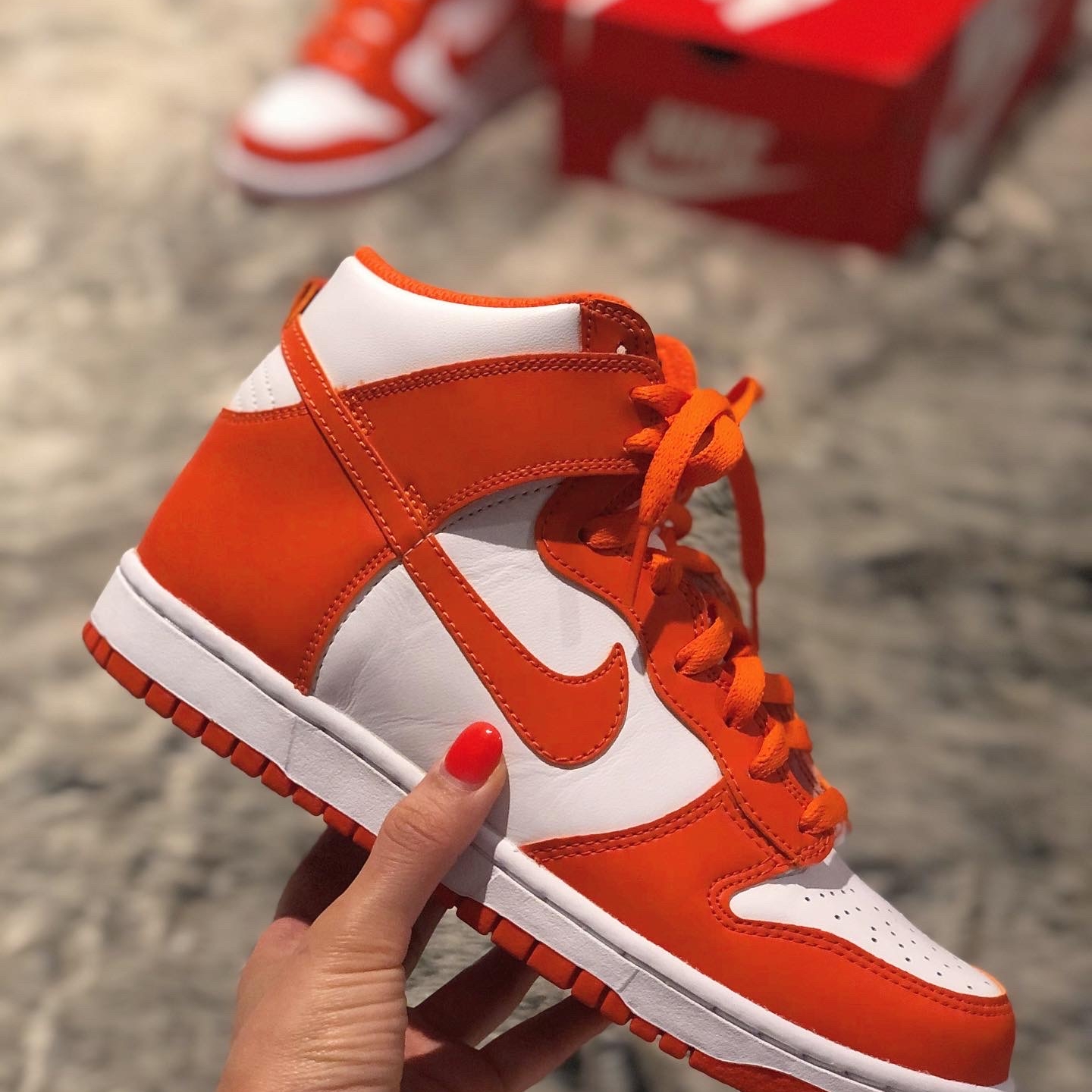 Nike Dunk High Retro Orange Blaze 착용 스타일 - 2