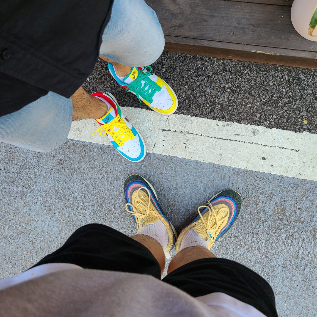 Nike Dunk Low SE Free.99 White, Nike x Sacai VaporWaffle Sesame and Blue Void 착용 스타일 - 2