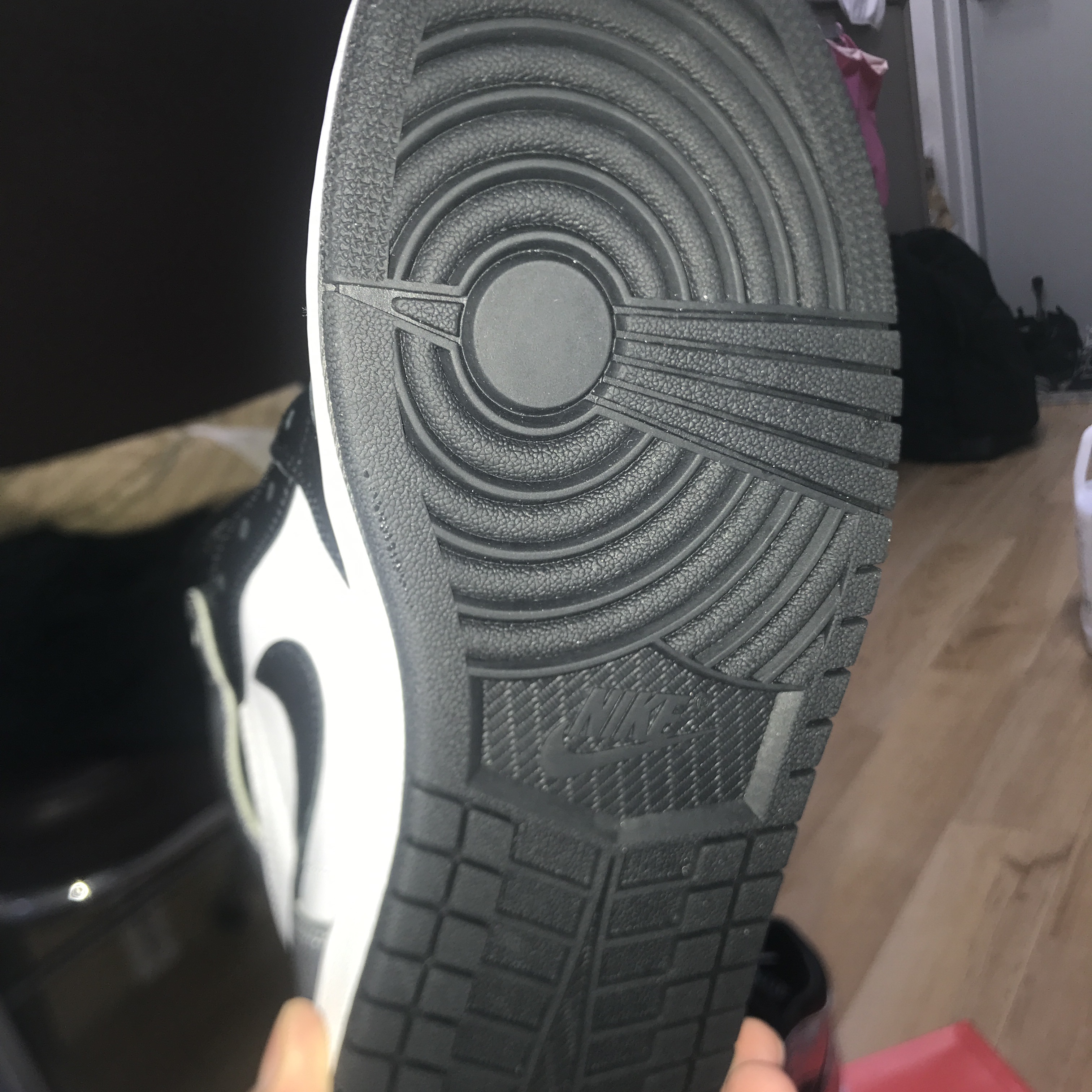 (W) Jordan 1 Retro High OG Silver Toe 착용 스타일 - 5