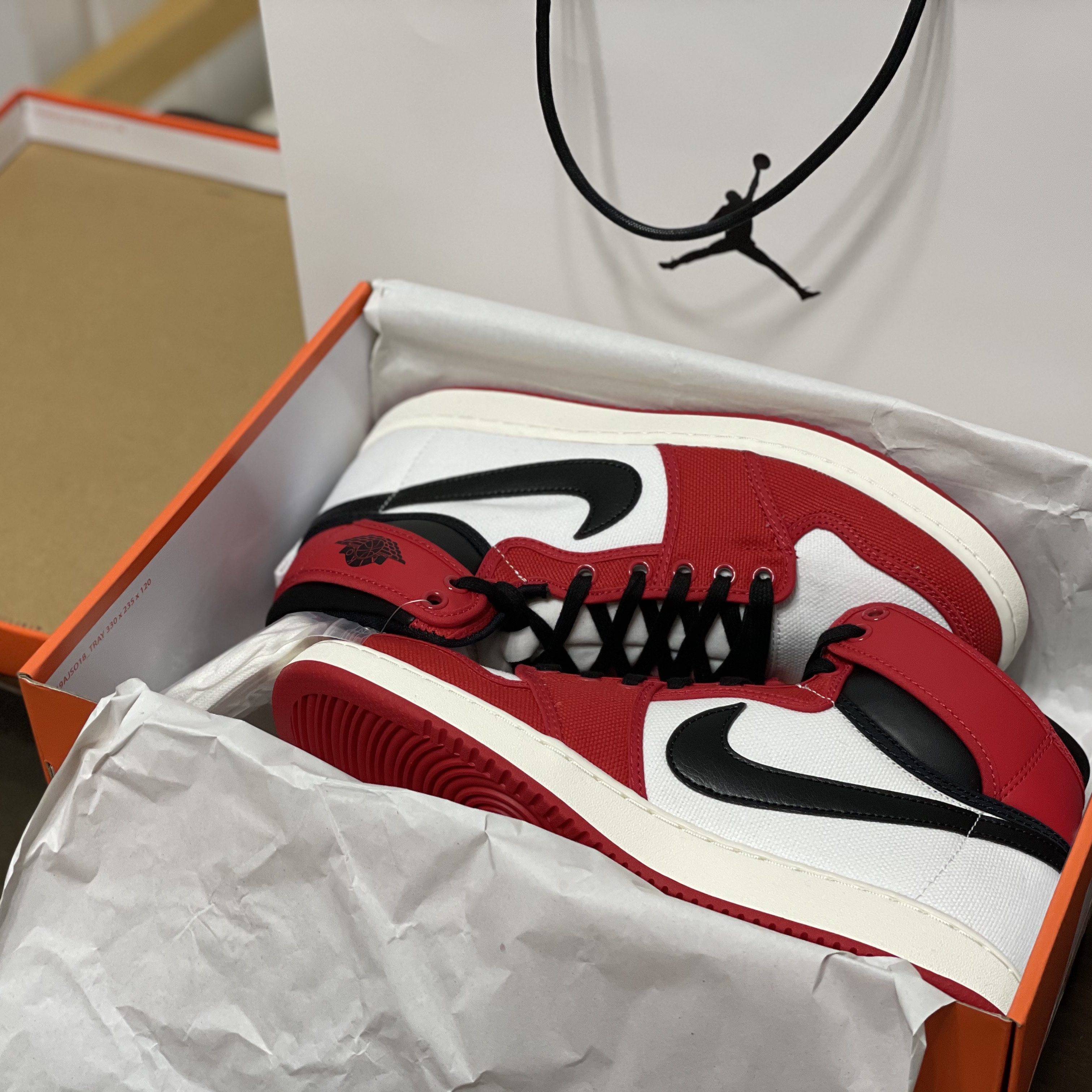 Jordan 1 KO Chicago 2021 착용 스타일 - 3