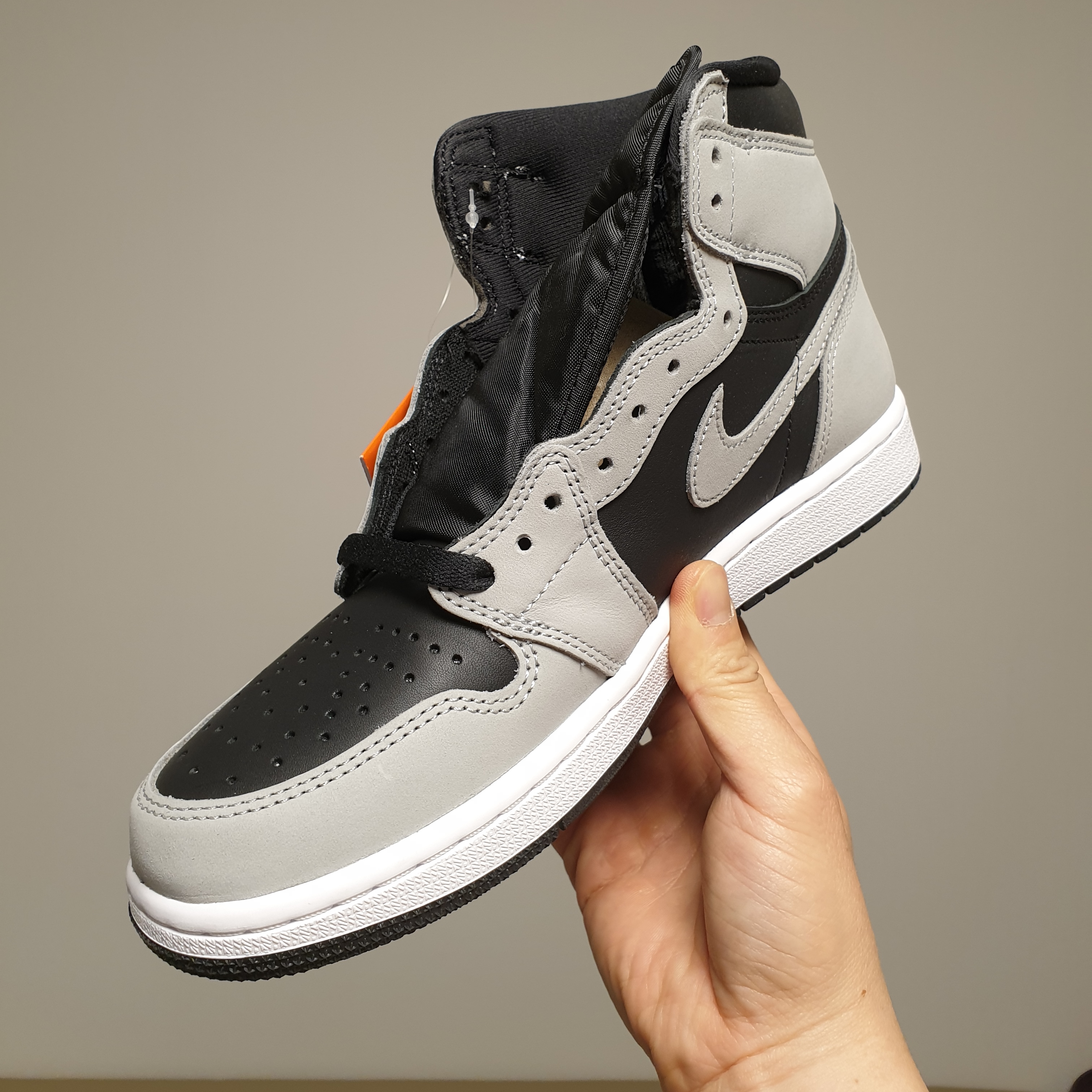 Jordan 1 Retro High OG Shadow 2.0 착용 스타일 - 1