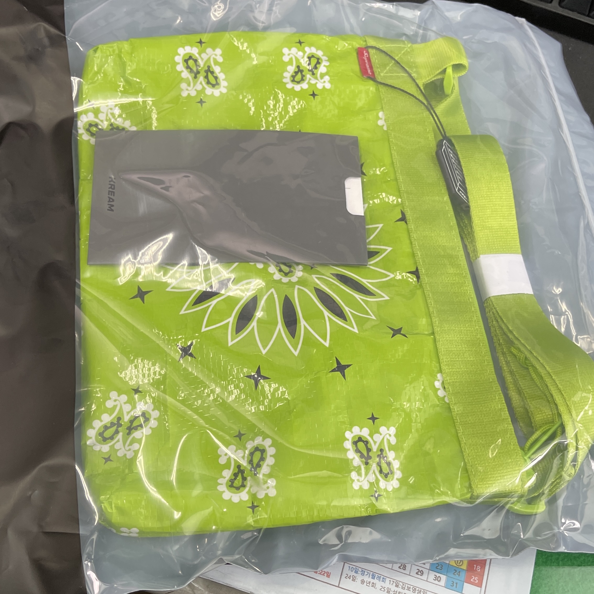 Supreme Bandana Tarp Side Bag Bright Green - 21SS 착용 스타일 - 2