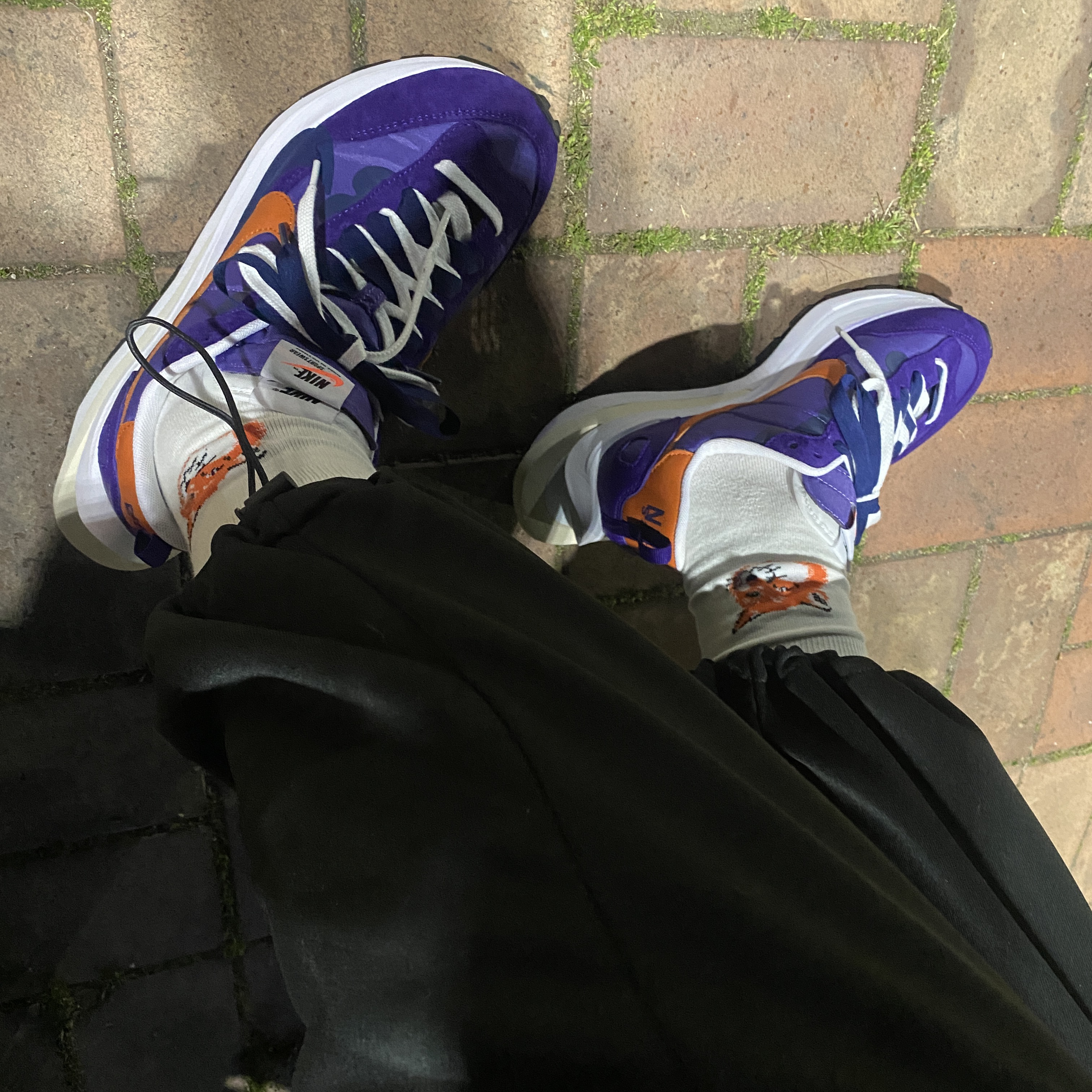 Nike x Sacai VaporWaffle Dark Iris 착용 스타일 - 4