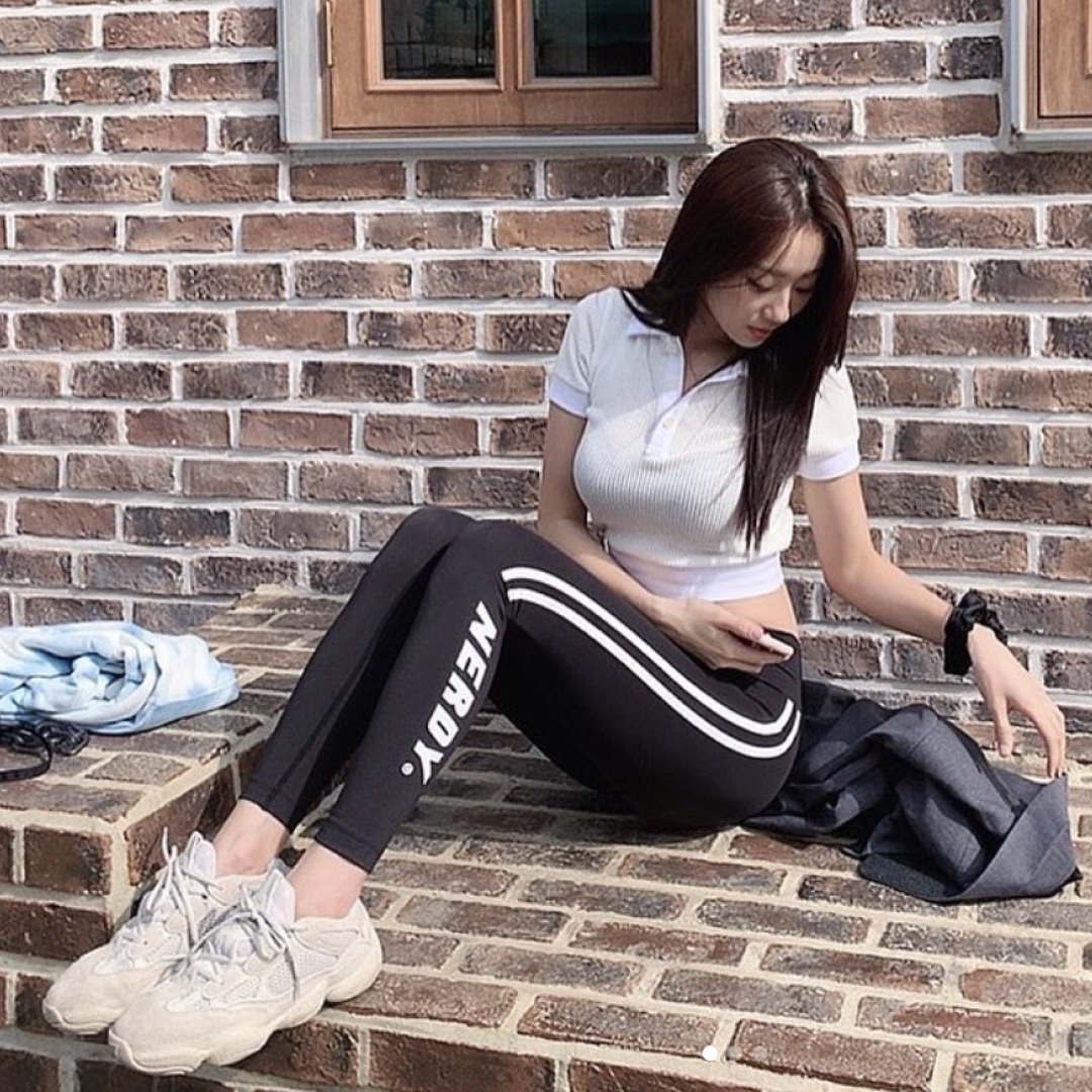 Adidas Yeezy 500 Blush 2018 착용 스타일 - 3