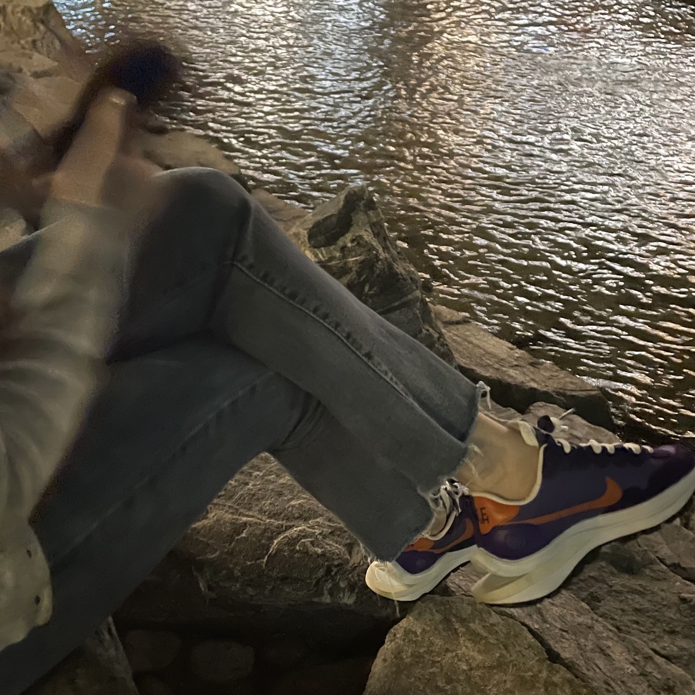 Nike x Sacai VaporWaffle Dark Iris 착용 스타일