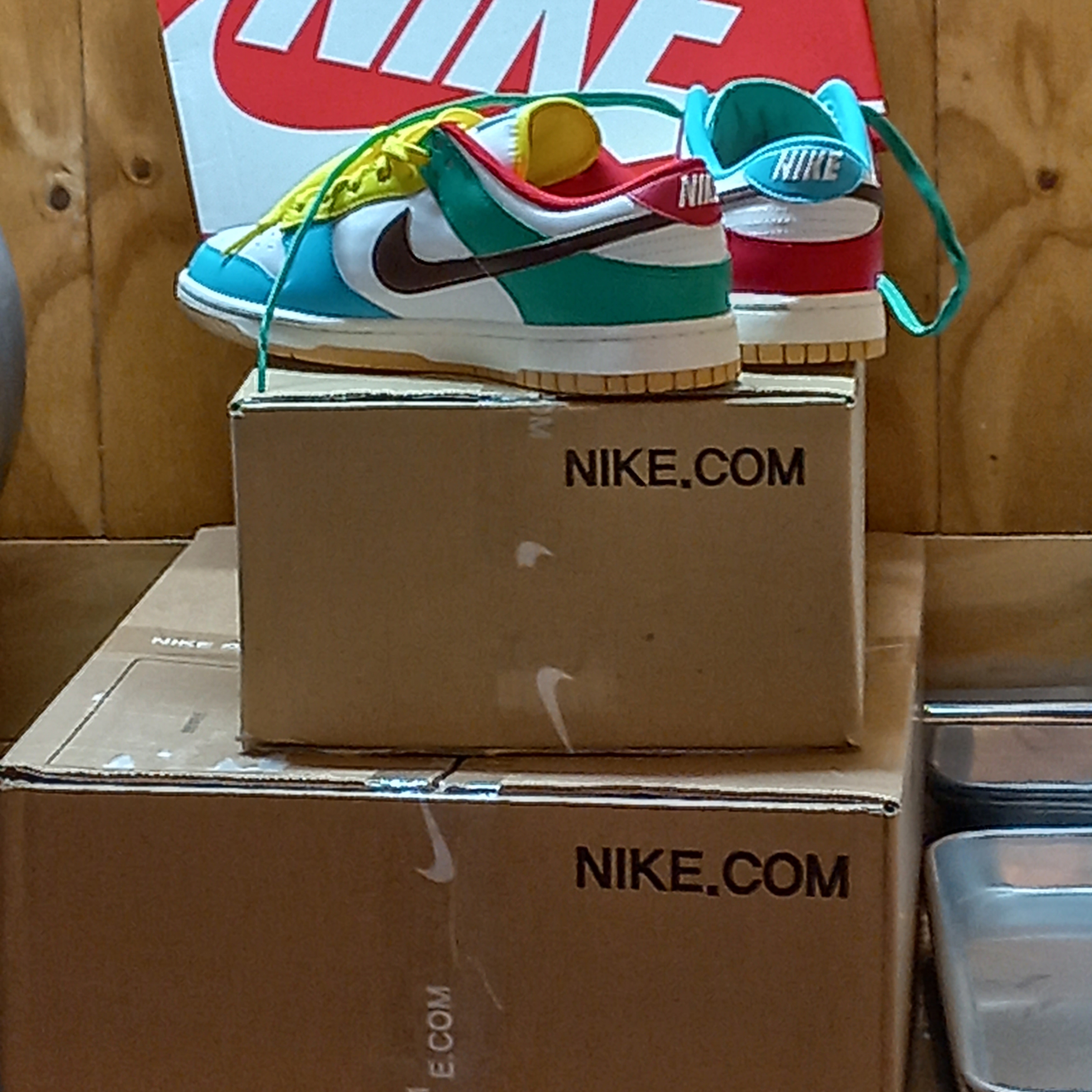 Nike Dunk Low SE Free.99 White, Nike x Sacai VaporWaffle Sesame and Blue Void 착용 스타일 - 3